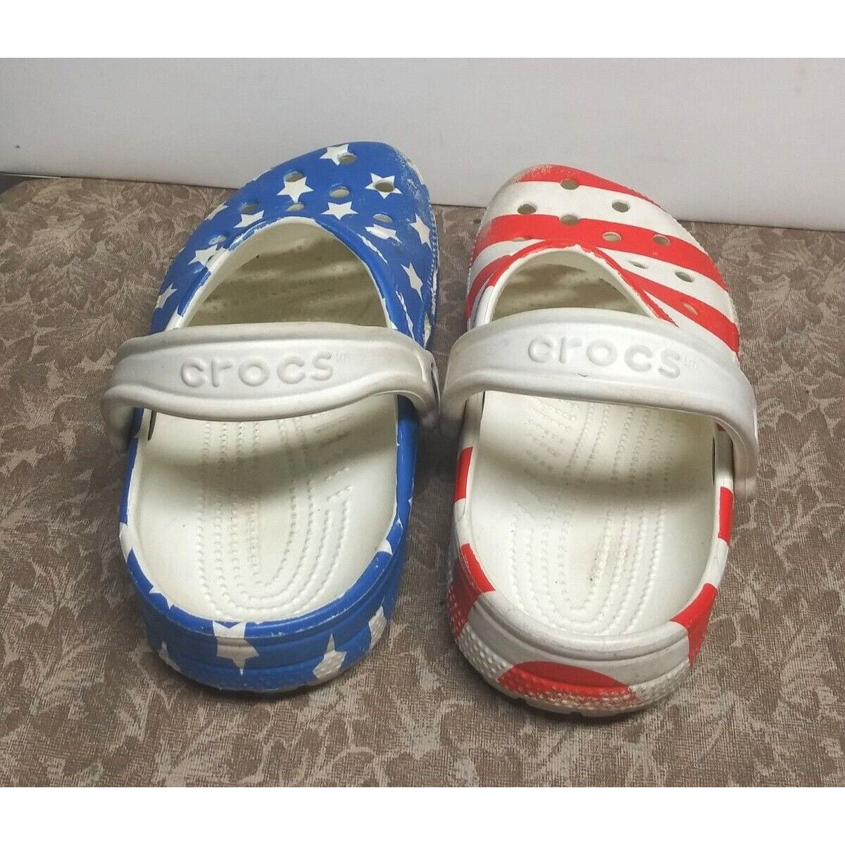 Crocs Crocs American Flag Clogs Mens 5/womens 7 preowned red white Size US 7 / IT 37 - 4 Thumbnail
