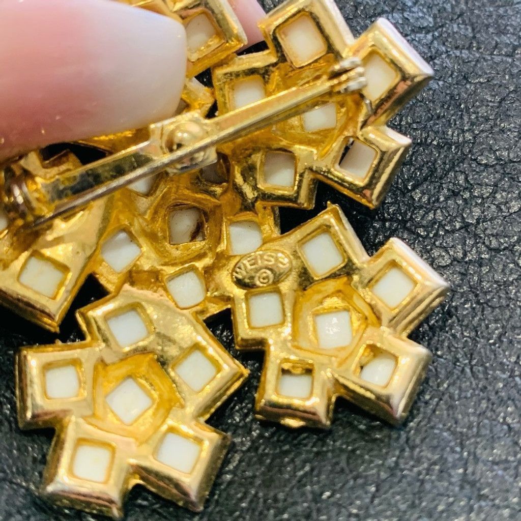 Vintage WEISS Vintage Gold Plated Brooch with pearls Size ONE SIZE - 4 Thumbnail