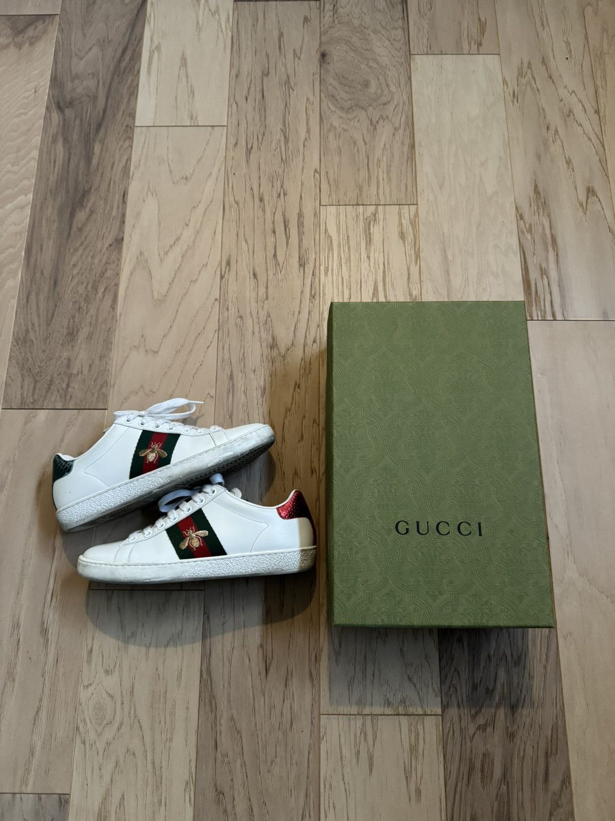Gucci Gucci bee sneakers Size US 6 / IT 36 - 1 Thumbnail
