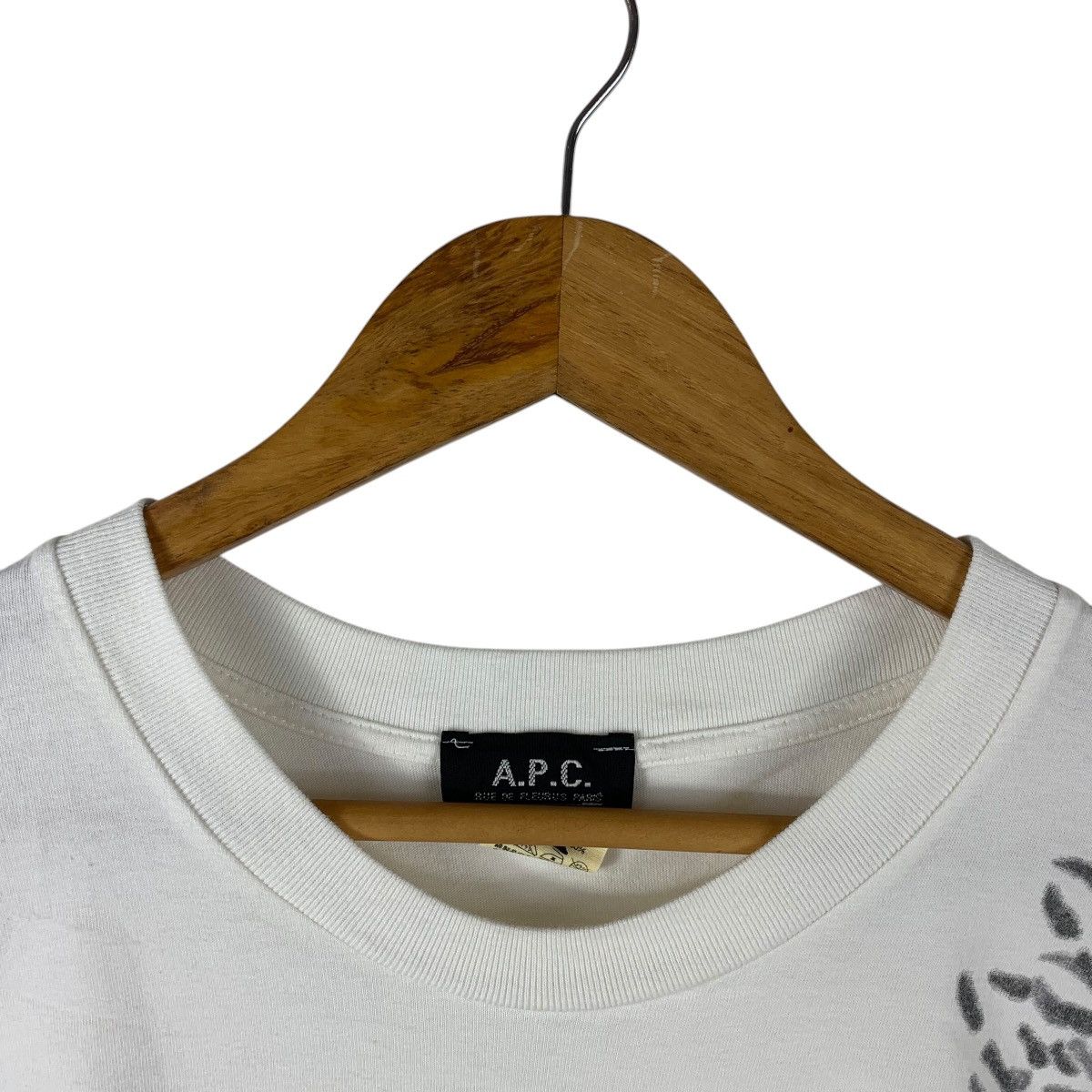 A.P.C. APC Rue de flueris paris small spellout designer tee Size US M / EU 48-50 / 2 - 5 Thumbnail