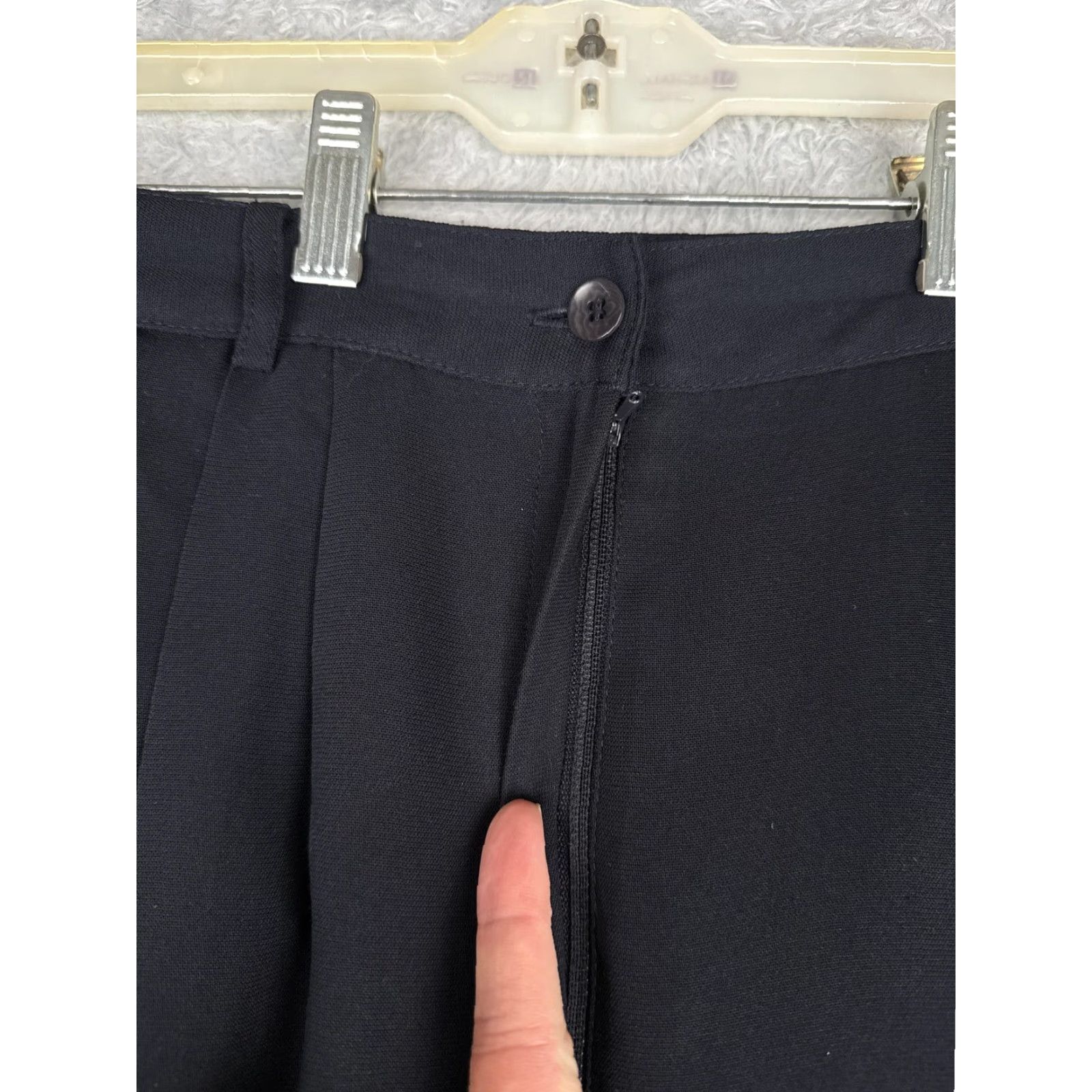 Vintage VINTAGE Rena Rowan for Saville Dress Pants Womens 10 Black Pleated Cuffed Poly Dress Pants Size 32" / US 10 / IT 46 - 5 Thumbnail
