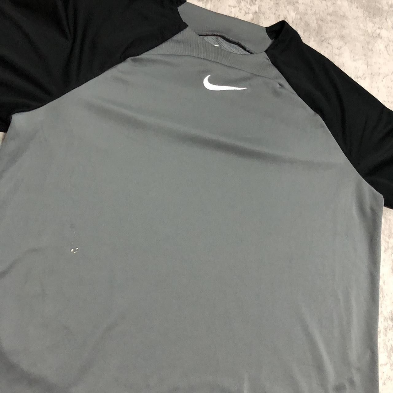 Nike Grey and black Nike Dri-Fit T-shirt #activewear Size US XL / EU 56 / 4 - 2 Thumbnail