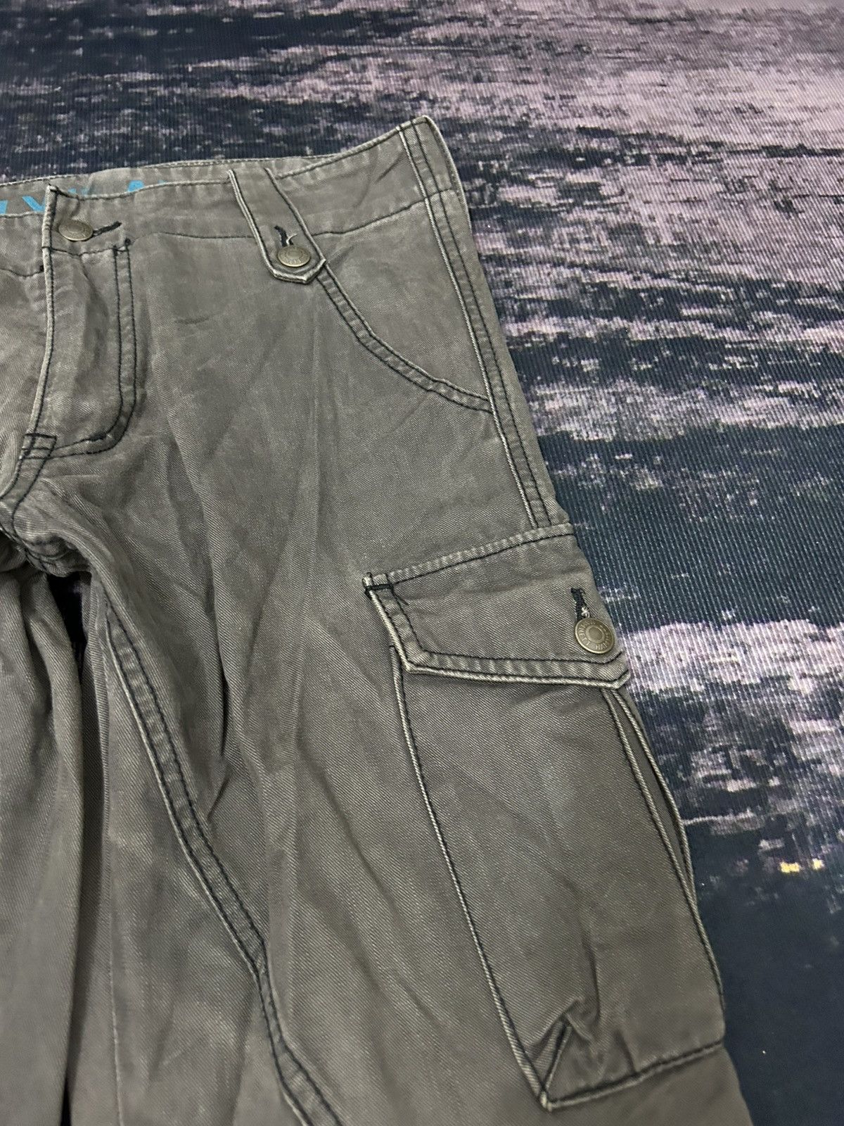 Katharine Hamnett London Katharine Hamnett London Faded Kargo Zip Leg Flare Pants Size US 31 - 11 Thumbnail