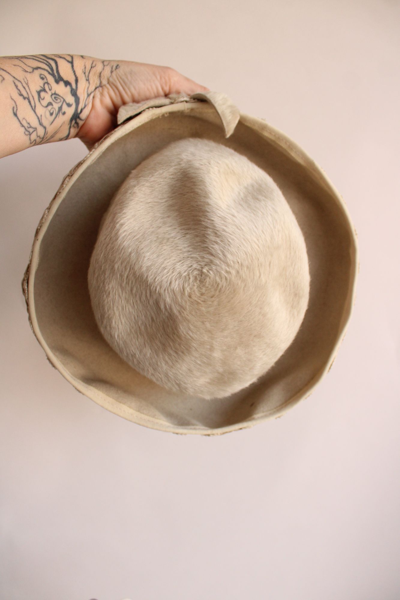 Vintage Vintage 1960s womens Hat, Lilli of California Faux Fur Wool Size ONE SIZE - 14 Thumbnail