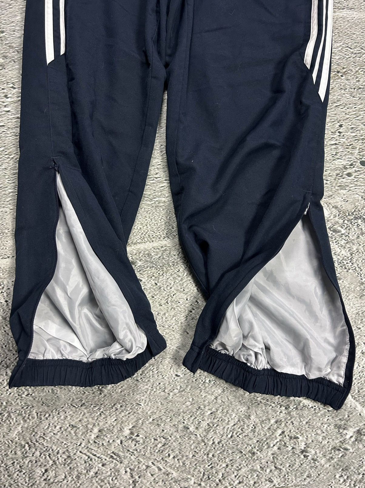 Adidas × Vintage Adidas vintage navy track pants small logo 2000s drill Y2K Size US 28 / EU 44 - 5 Thumbnail