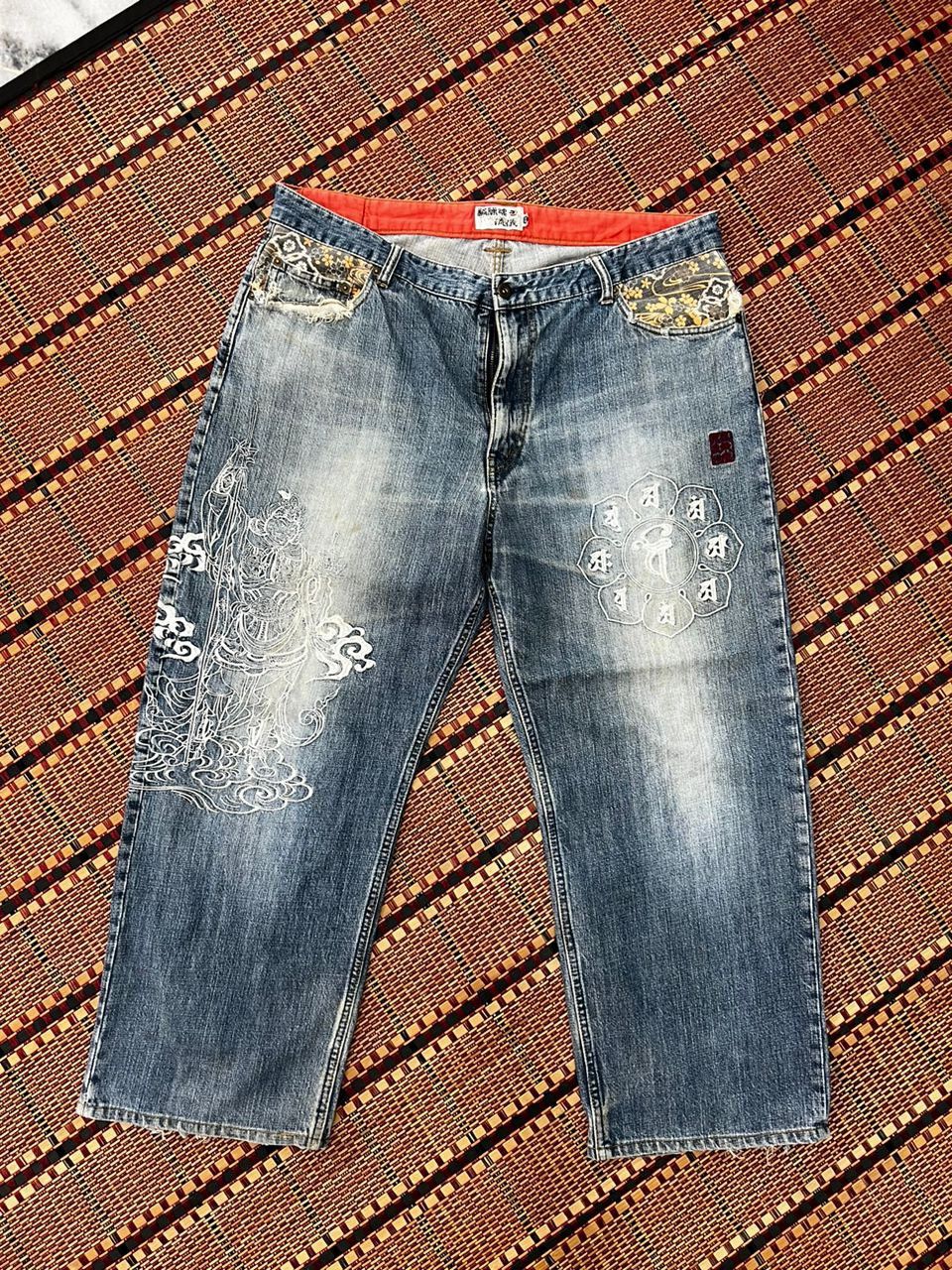 Karakuri Tamashi Embroidery Distressed Jeans
