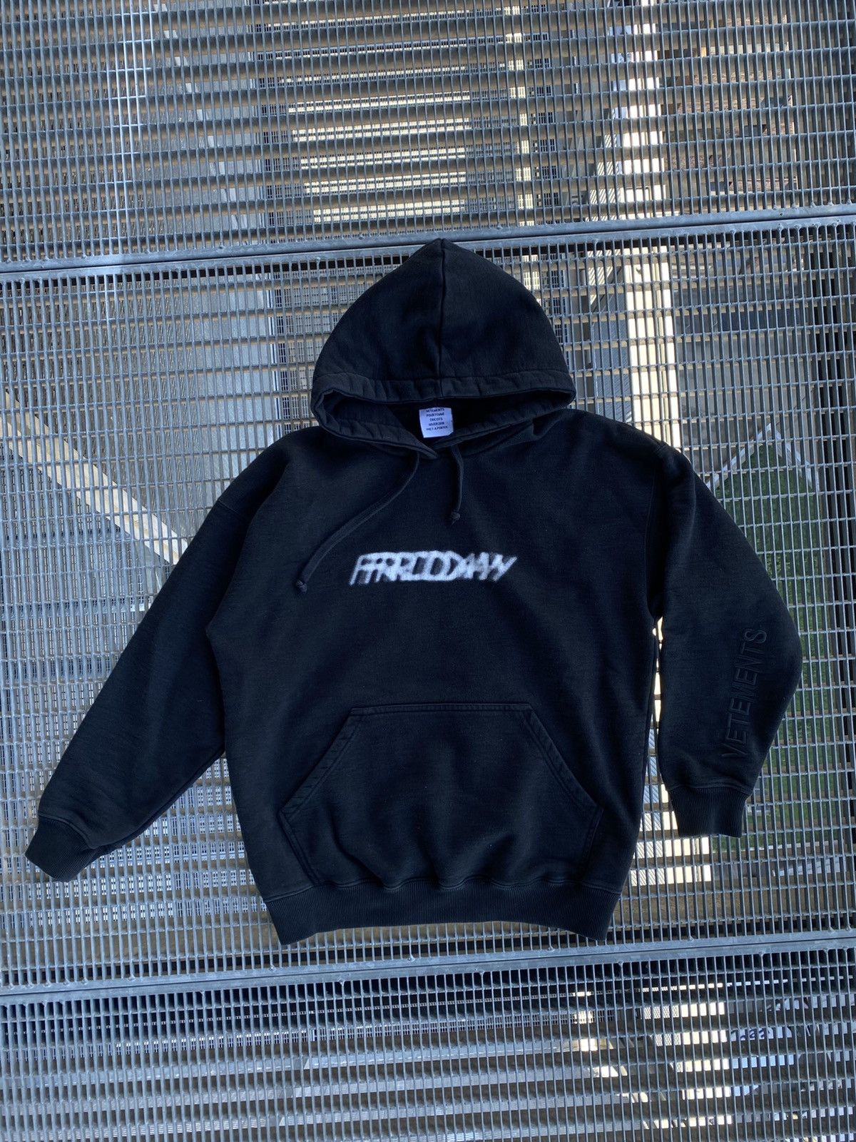 Vetements Vetements Friday Hoodie Sleeve Embroidered Logo Size US XS / EU 42 / 0 - 1 Thumbnail