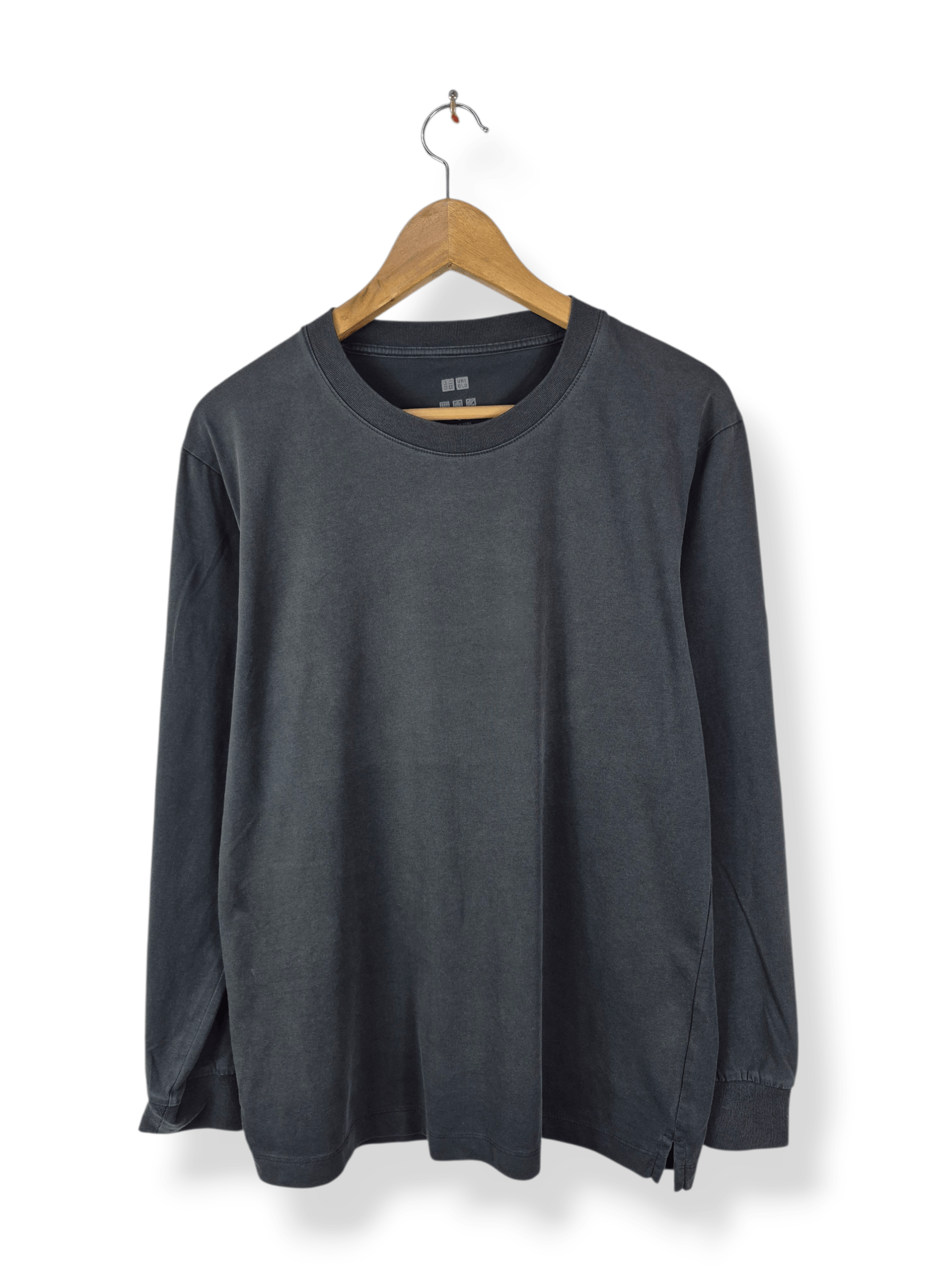 Uniqlo 🔥 Uniqlo Airism Plain Longsleeves Tee Size US L / EU 52-54 / 3 - 1 Thumbnail