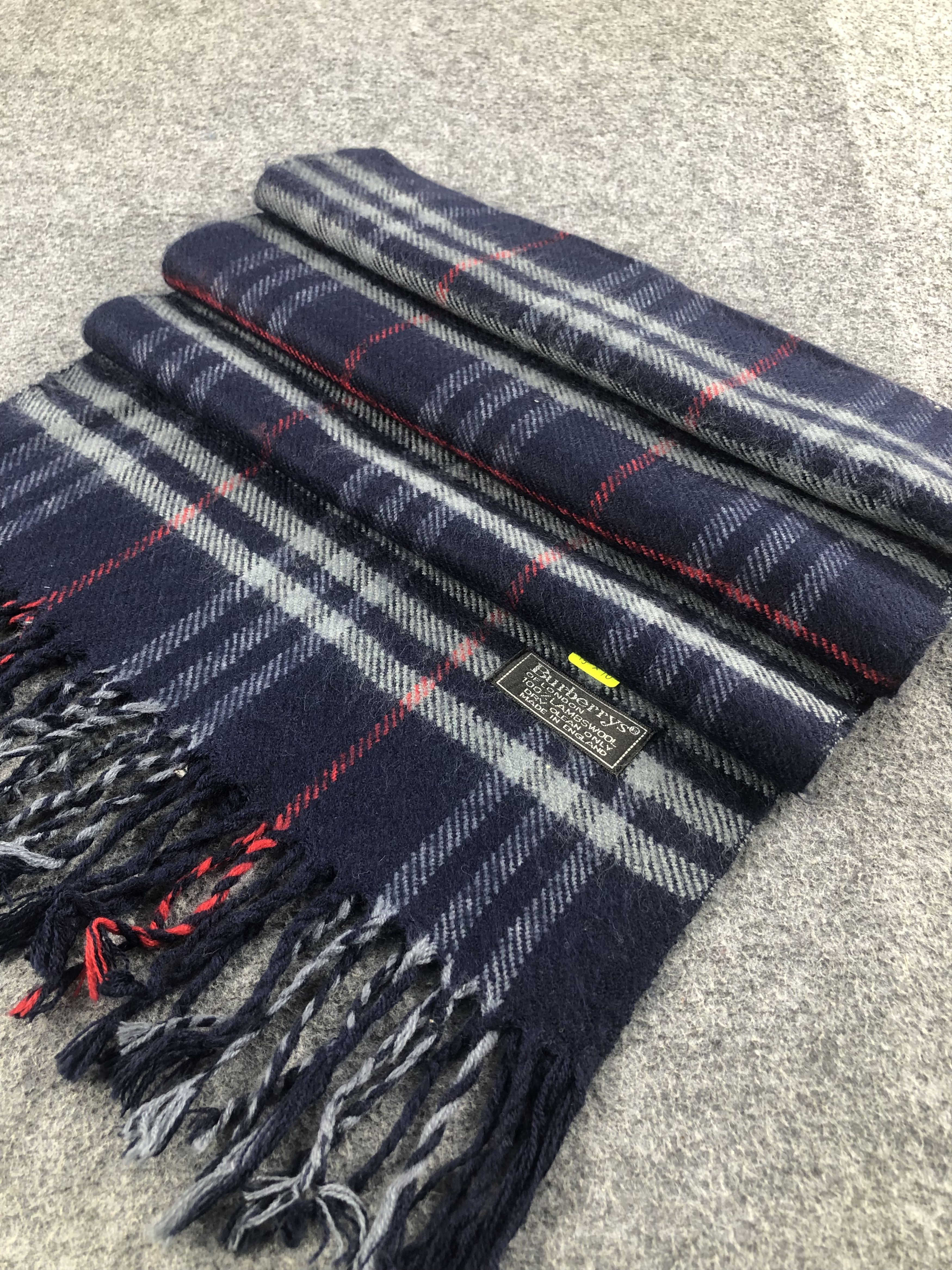 Burberry Burberry Scarf / Muffler / Neckwear Size ONE SIZE - 3 Thumbnail