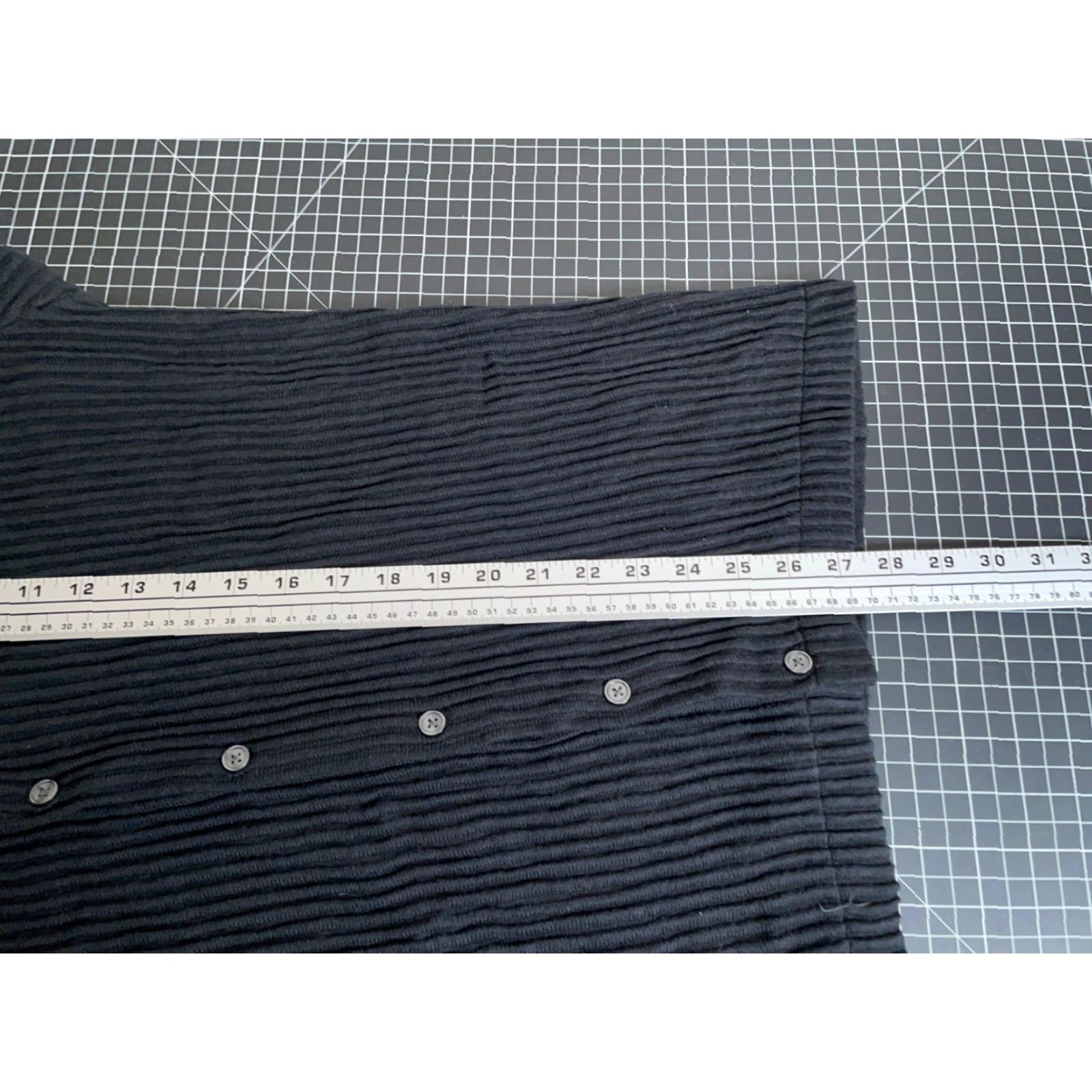 Abercrombie & Fitch Abercrombie & Fitch Knit Short Sleeve Shirt Men XL Black Preppy Retro Button-Up Collared Cotton Nylon Viscose Size US XL / EU 56 / 4 - 5 Thumbnail