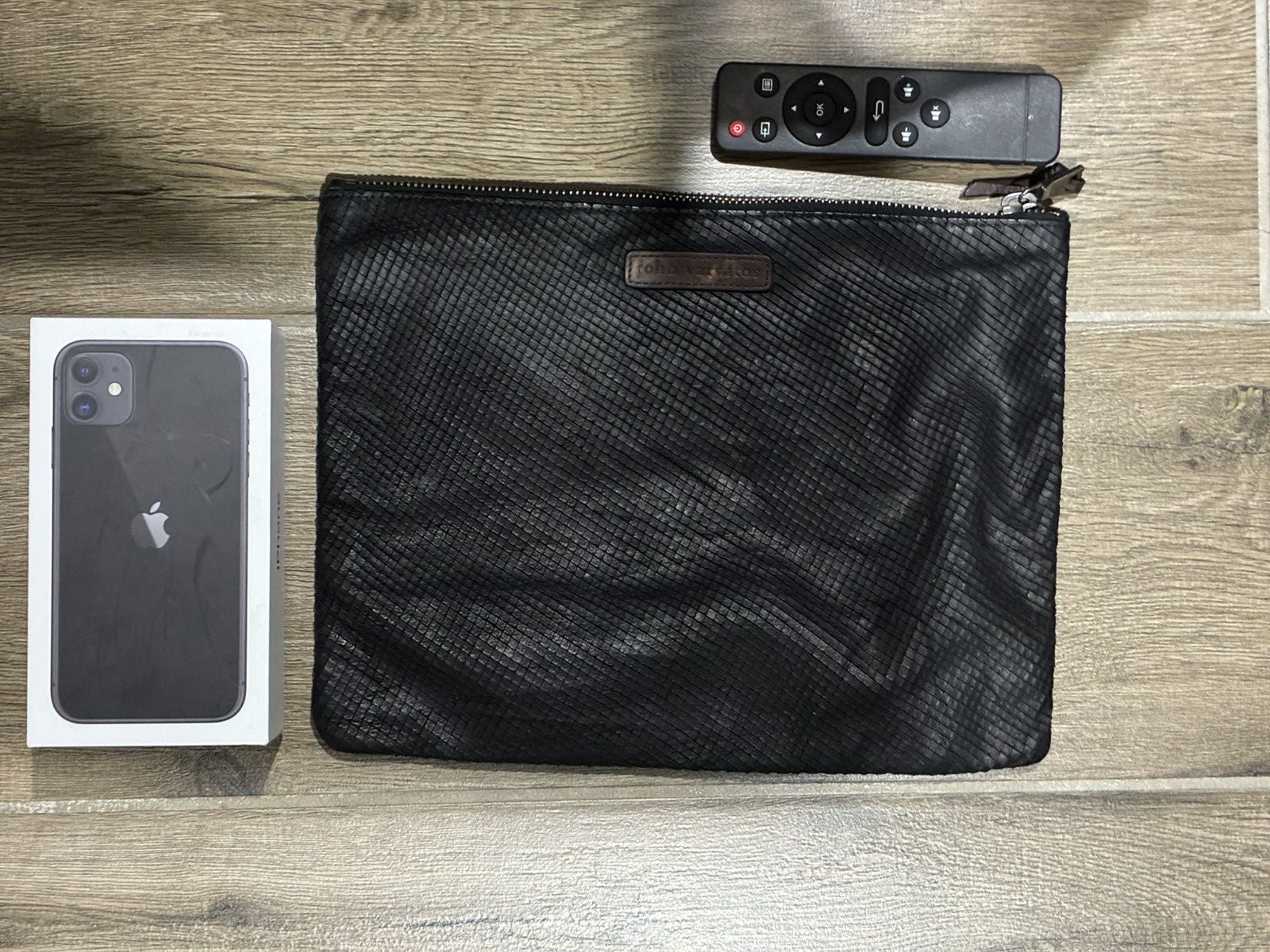 John Varvatos John Varvatos Embossed Snakeskin Leather Clutch/Pouch -Black Size ONE SIZE - 7 Thumbnail