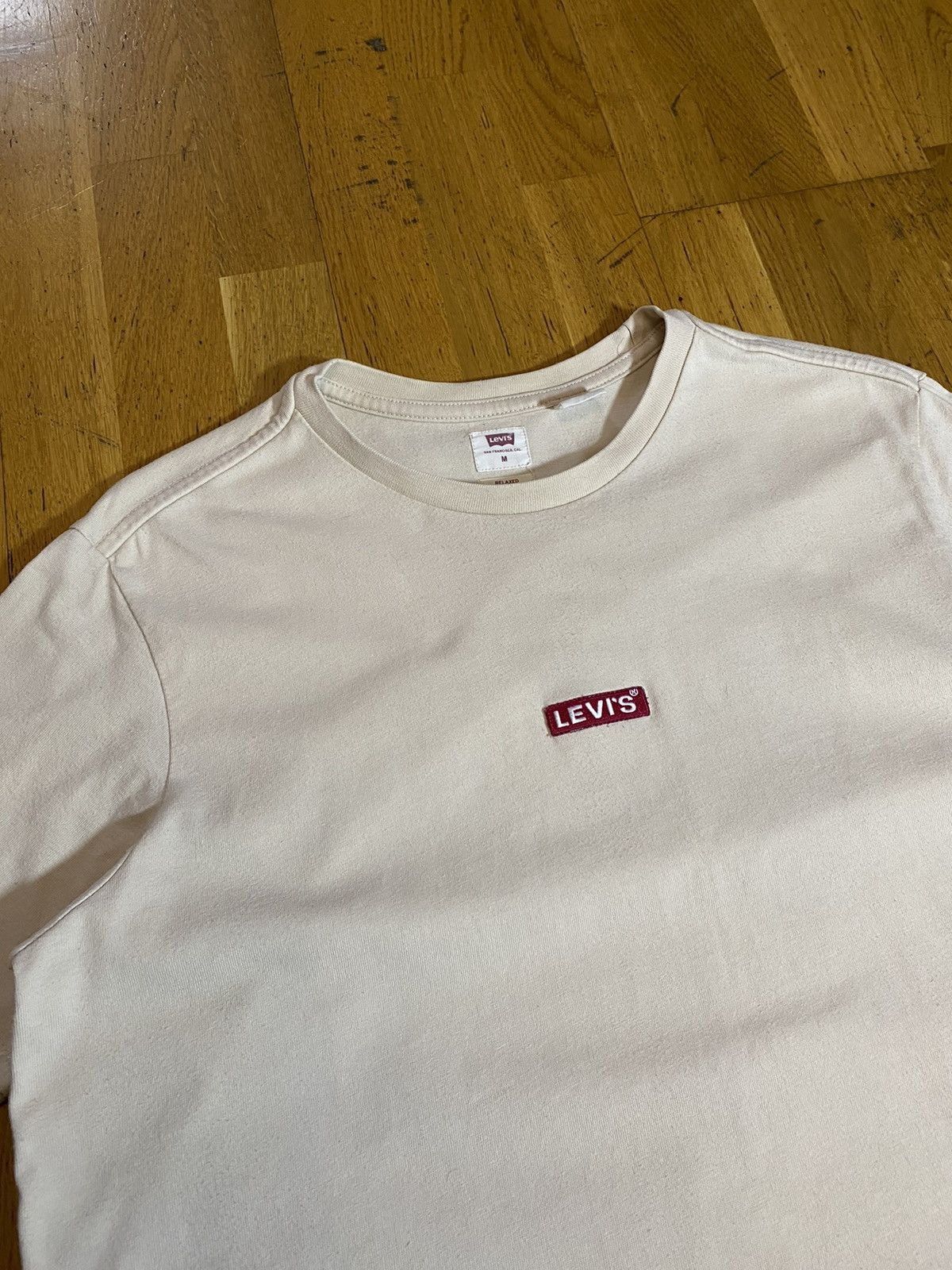 Levi's Levi’s centre logo beige Tee - Size M Size US M / EU 48-50 / 2 - 3 Thumbnail