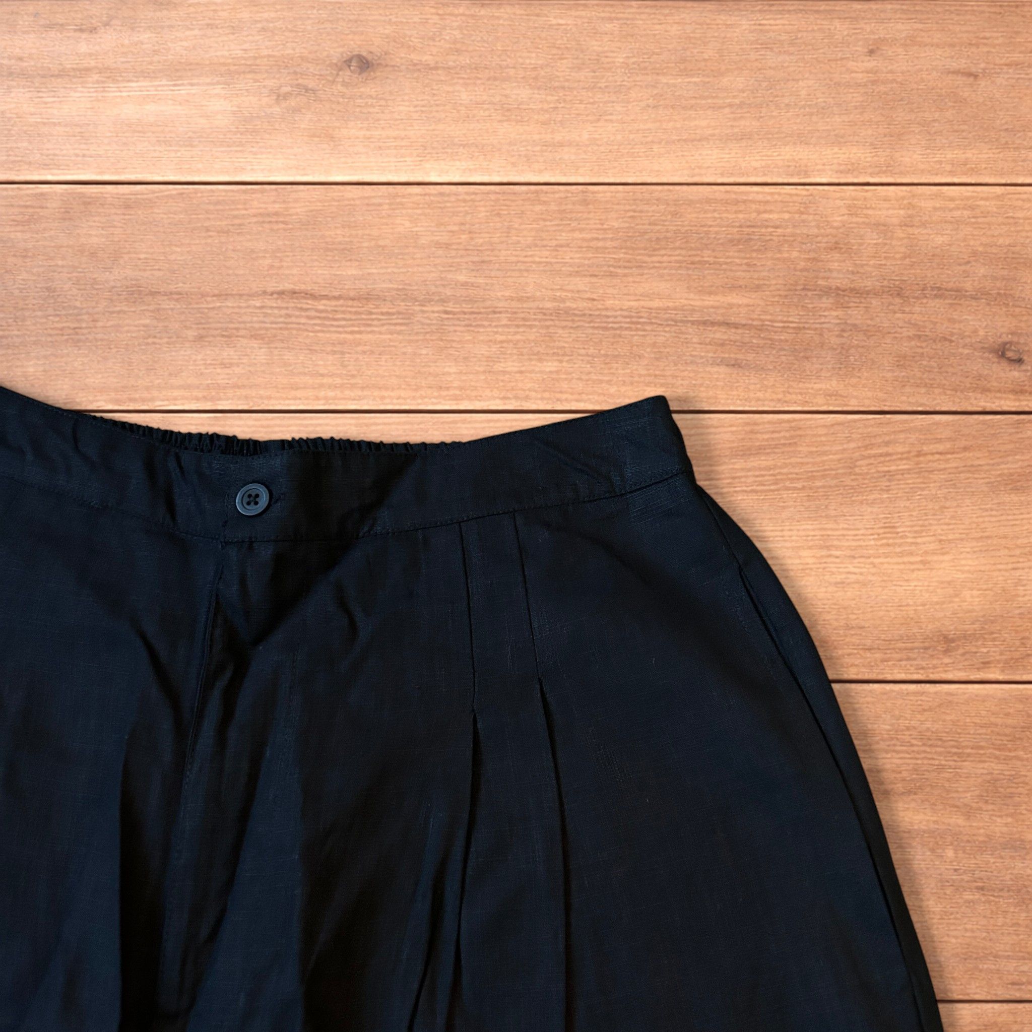 Japanese Brand Super baggy wide leg linen shorts jorts in black. Size US 34 / EU 50 - 3 Thumbnail