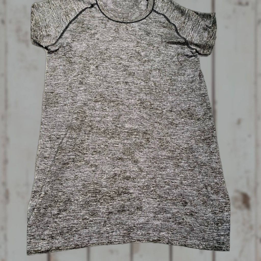 Lululemon **Lululemon Athletica Women's Casual Gray 10** User: **Lululemon Athletica Women's Gray Casual Size 10** Size L / US 10 / IT 46 - 1 Thumbnail