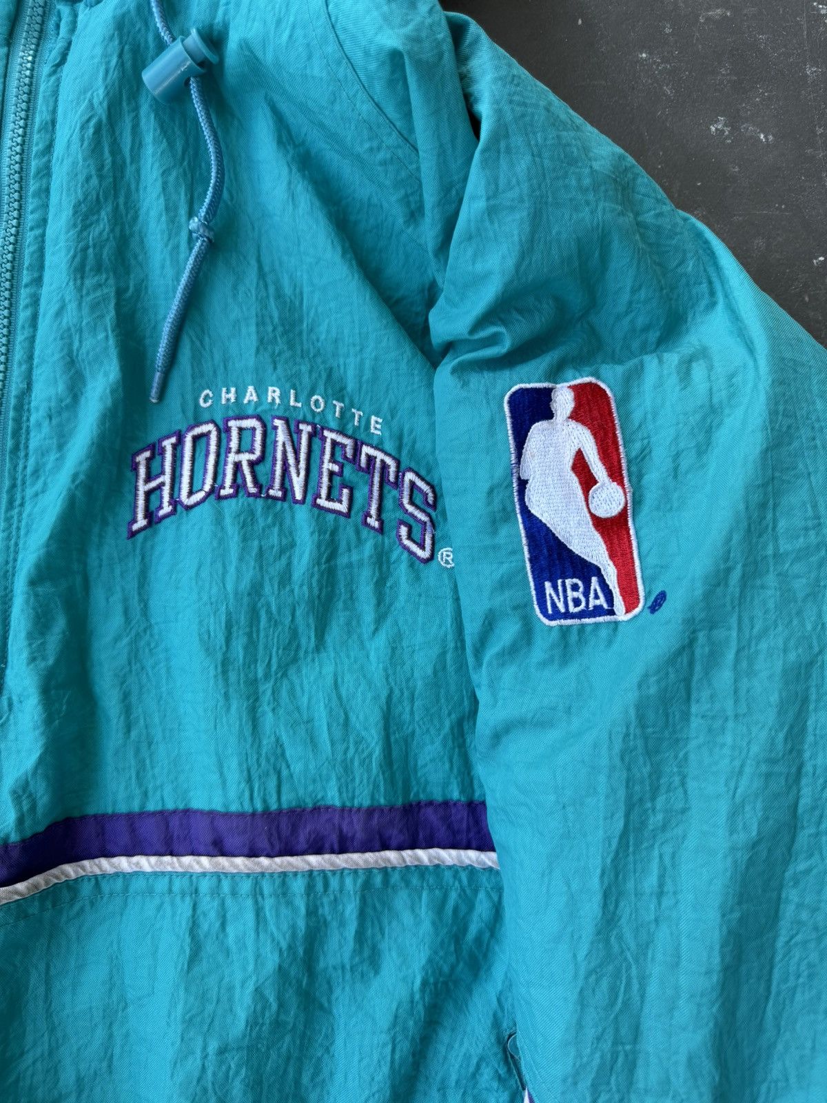NBA × Vintage Vintage Starter NBA Charlotte Hornets Jacket Size US XL / EU 56 / 4 - 3 Thumbnail