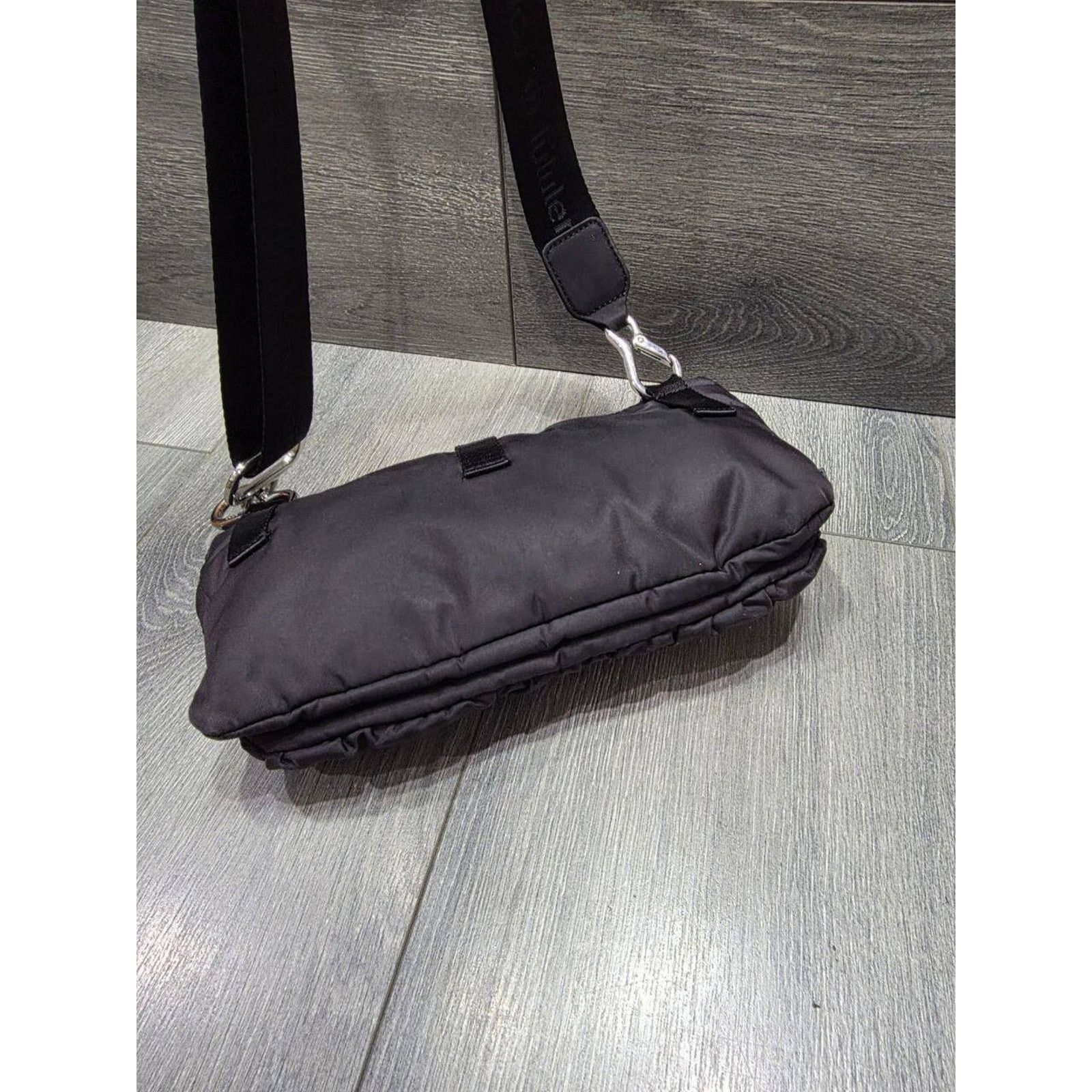 Lululemon Lululemon Waist Bag Sling Black CrossBody Chunky B000635 Size ONE SIZE - 7 Thumbnail