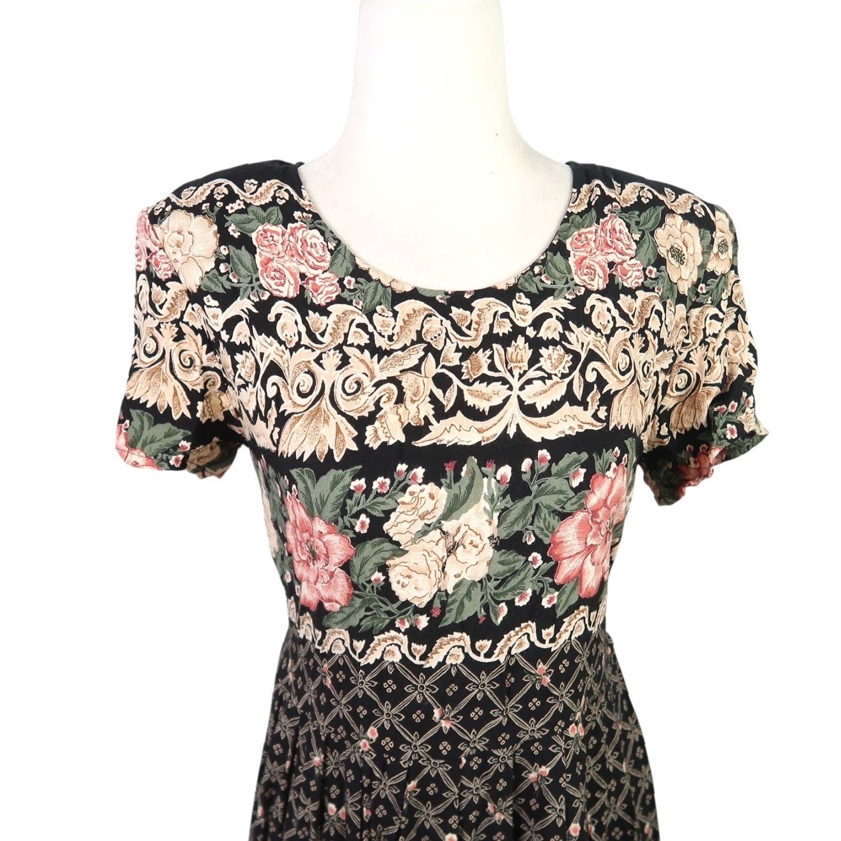 Vintage VINTAGE 90s black and tan mixed floral print flowy midi dress S Women Midi Floral 90s Bohemian Hippie Short Sleeve Casual Sundress Runtime: 47" Size S / US 4 / IT 40 - 2 Thumbnail