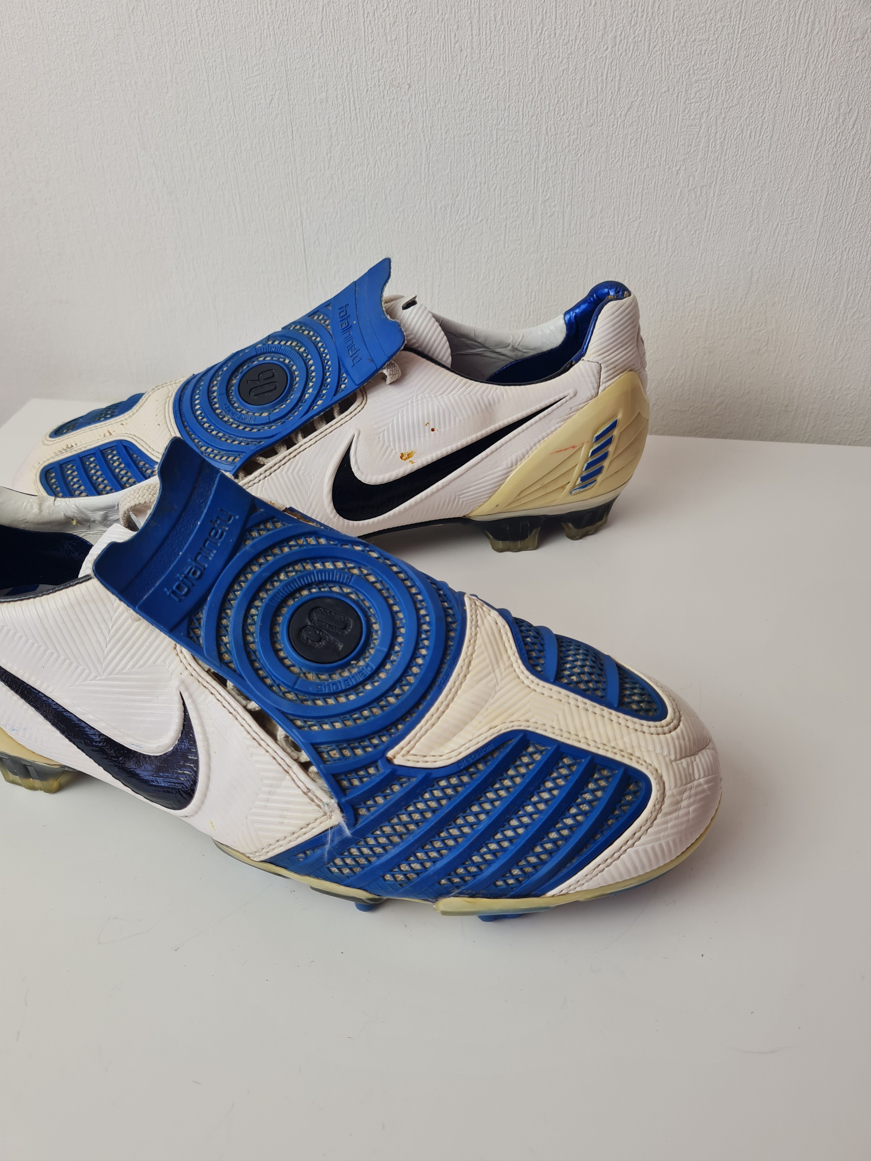 Nike Cleats Nike Total 90 Shoot II FG White/Blue Y3 318793-104 Size US 10.5 / EU 43-44 - 11 Thumbnail