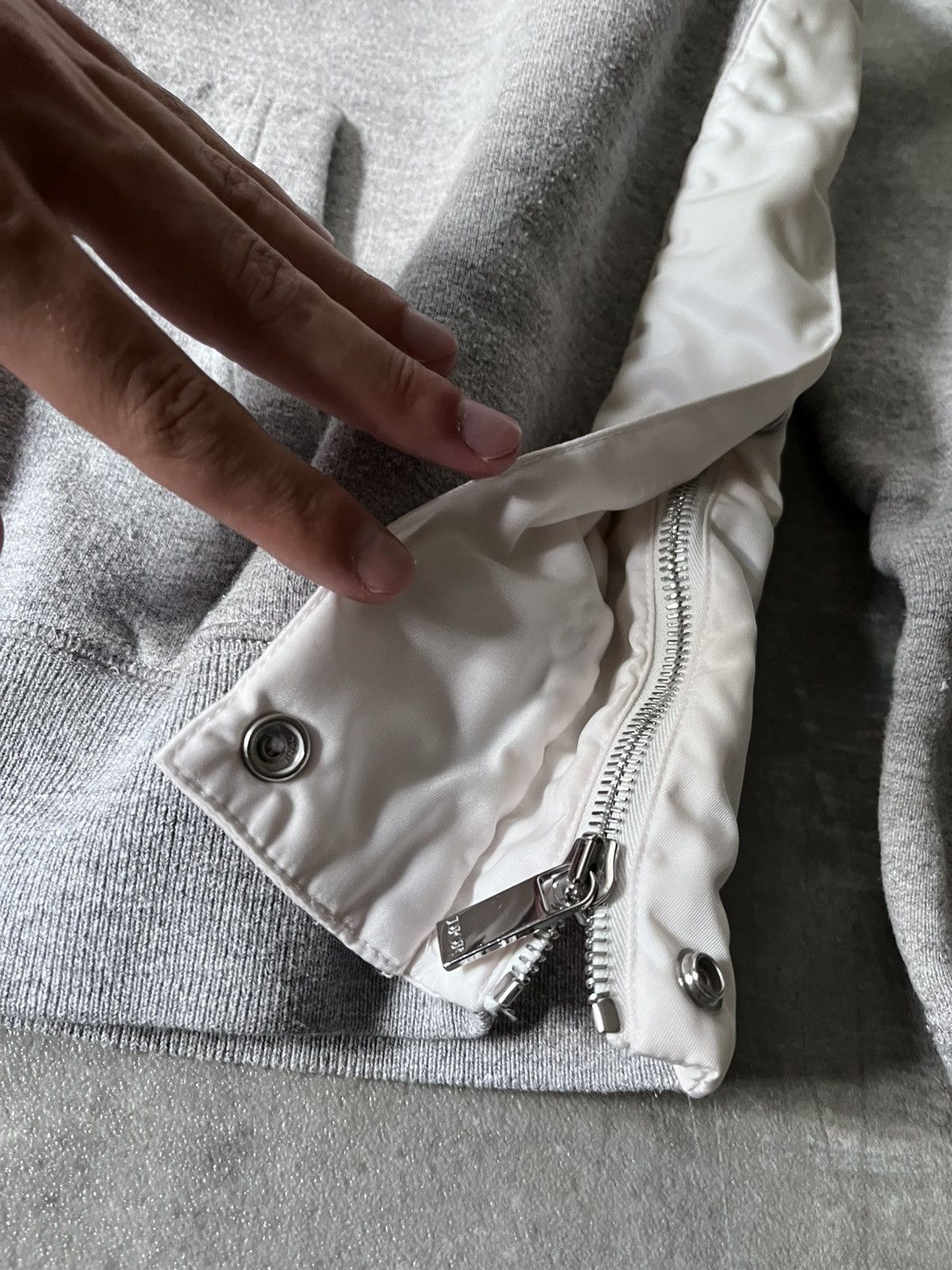 Dior × Sacai Dior x Sacai F/W 21 embroidered patch logo sweatshirt Size US XXL / EU 58 / 5 - 8 Thumbnail
