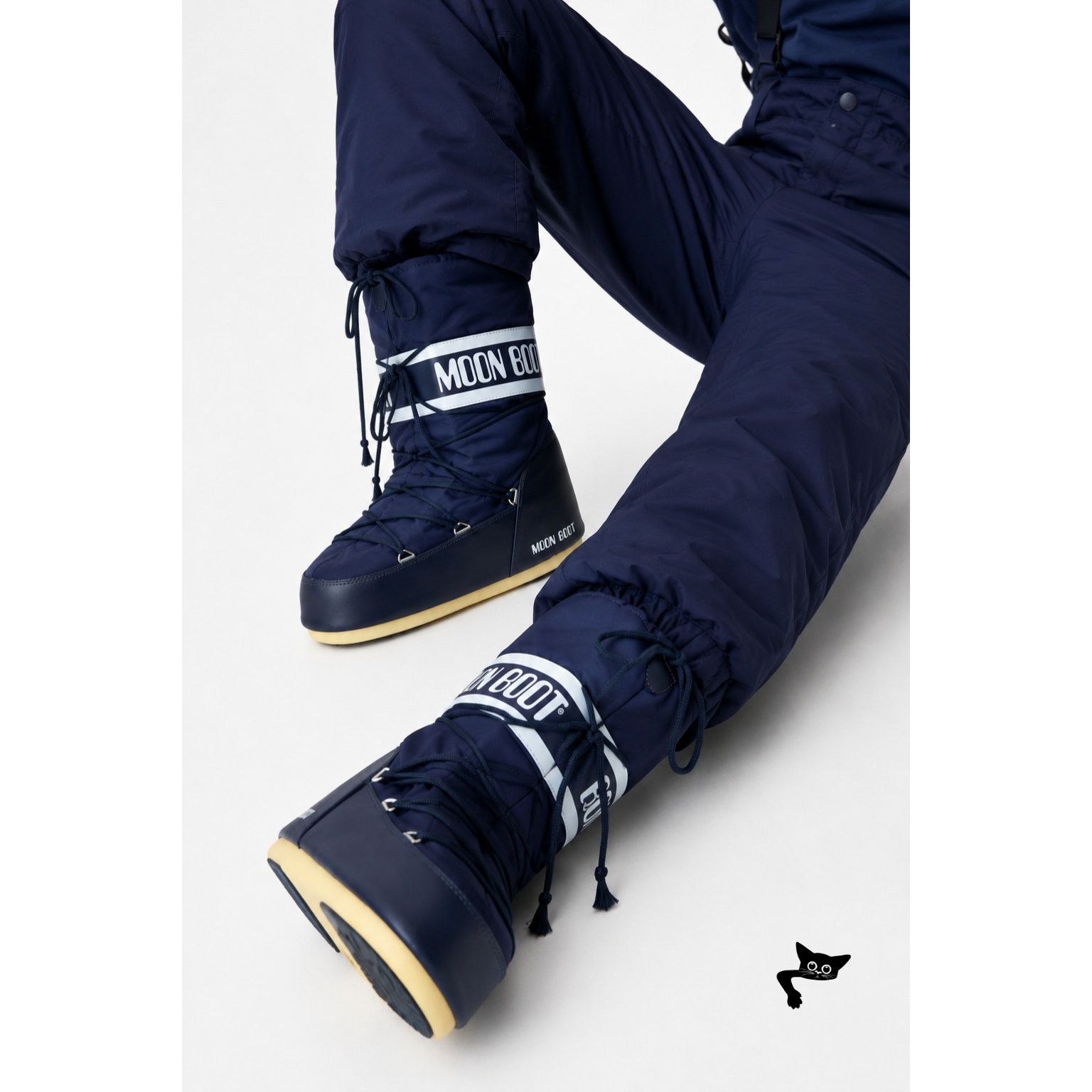 Moon Boot Icon Nylon Snow Boots Navy Blue Unisex EU 42-44 US 9-10.5 w/ bag Moon Boot: Navy Icon Low Nylon Boots | SSENSE main image 4
