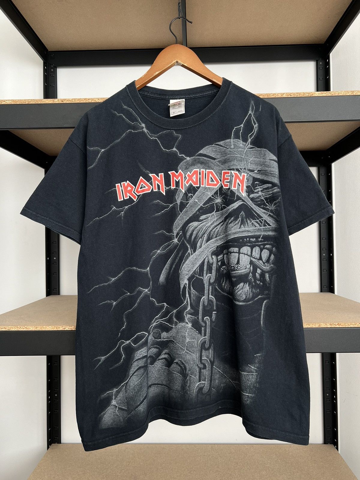 Band Tees Vintage 2008 Iron Maiden Eddie AOP Black T-shirt Size US XL / EU 56 / 4 - 2 Thumbnail
