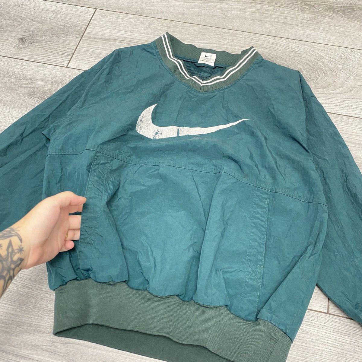 Nike × Vintage Nike Vintage Nylon Sweatshirt 90’s Size S / US 4 / IT 40 - 8 Thumbnail