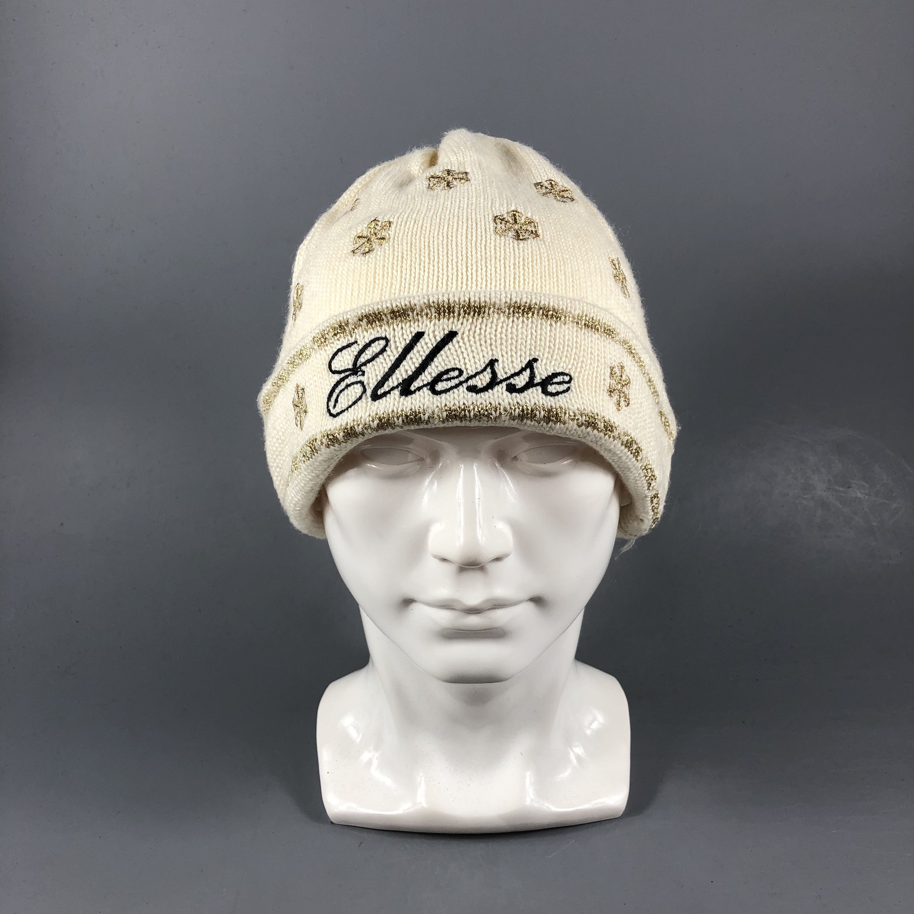 Ellesse Ellesse Snow Flakes Beanie Snowcap Snow Hat B824 Size ONE SIZE - 1 Thumbnail