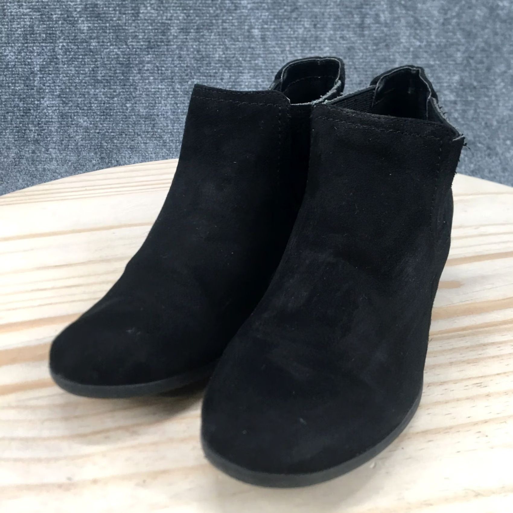American Eagle Outfitters American Eagle Boots Womens 6.5 W Casual Heels Ankle Bootie Black Faux Suede Bootie Womens 6.5 W Black Faux Suede Size US 7 / IT 37 - 6 Thumbnail