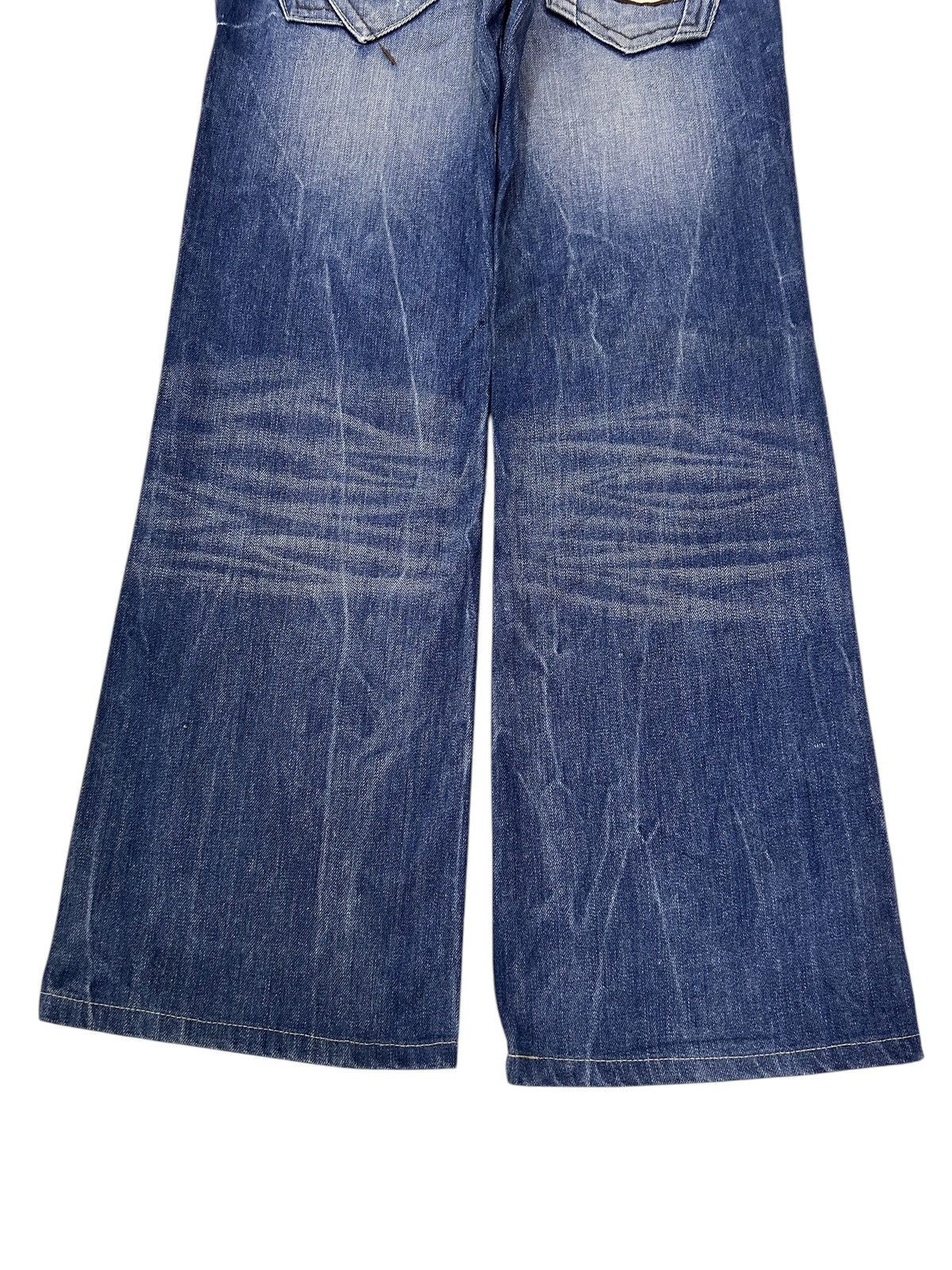 Japanese Brand × Vintage Red Pepper Y2K Wide-Leg Flare Distressed Jeans Embroidered Size US 30 / EU 46 - 7 Thumbnail