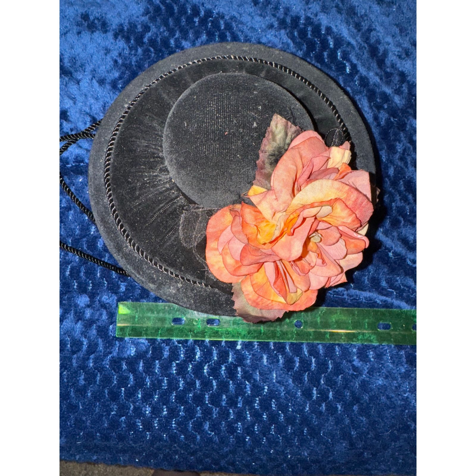 Vintage Sewing Hat-Box Purse / Velvet / Floral / Vintage / EUC Size ONE SIZE - 6 Thumbnail