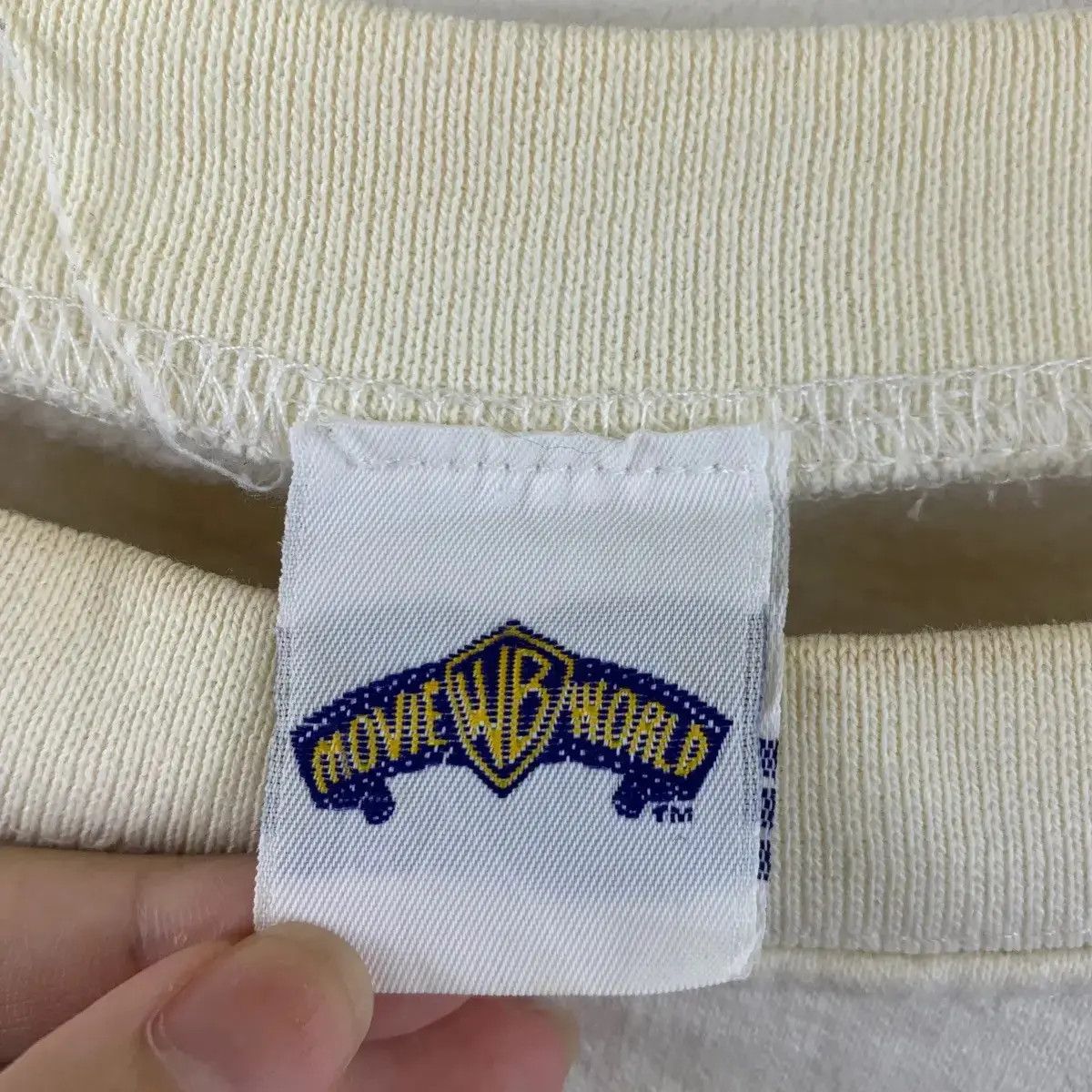 Warner Bros Vintage WARNER BROS Looney Tunes Squad Cartoon Sweatshirt Size L / US 10 / IT 46 - 4 Thumbnail
