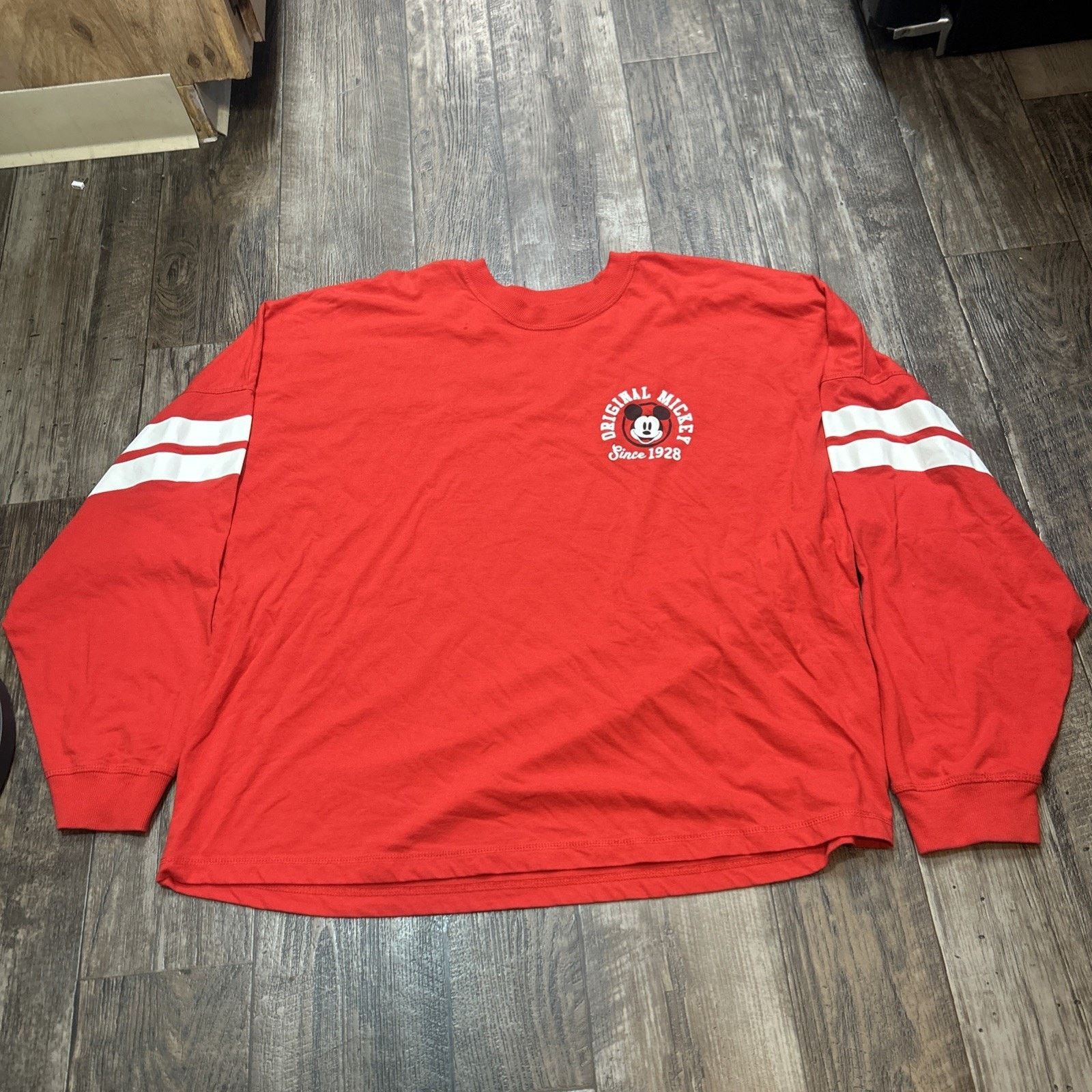 Disney SPIRIT JERSEY WALT DISNEY WORLD EPCOT LONG SLEEVE T-SHIRT Size US XXL / EU 58 / 5 - 1 Thumbnail