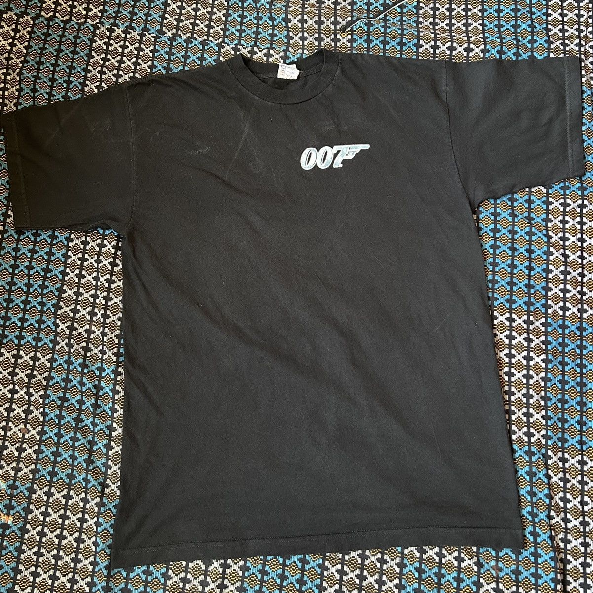 Vintage 1999 James Bond The World Is Not Enough Promo Tee Size US XL / EU 56 / 4 - 1 Thumbnail