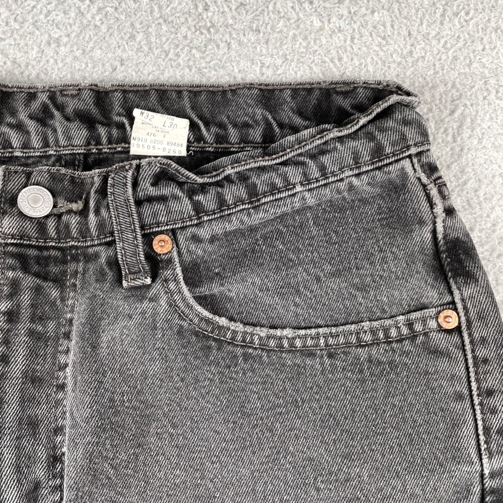 Levi's VINTAGE Levi’s 505 Denim Jeans Black 30x28 Regular 90s Grunge Canada Mens Size US 30 / EU 46 - 3 Thumbnail