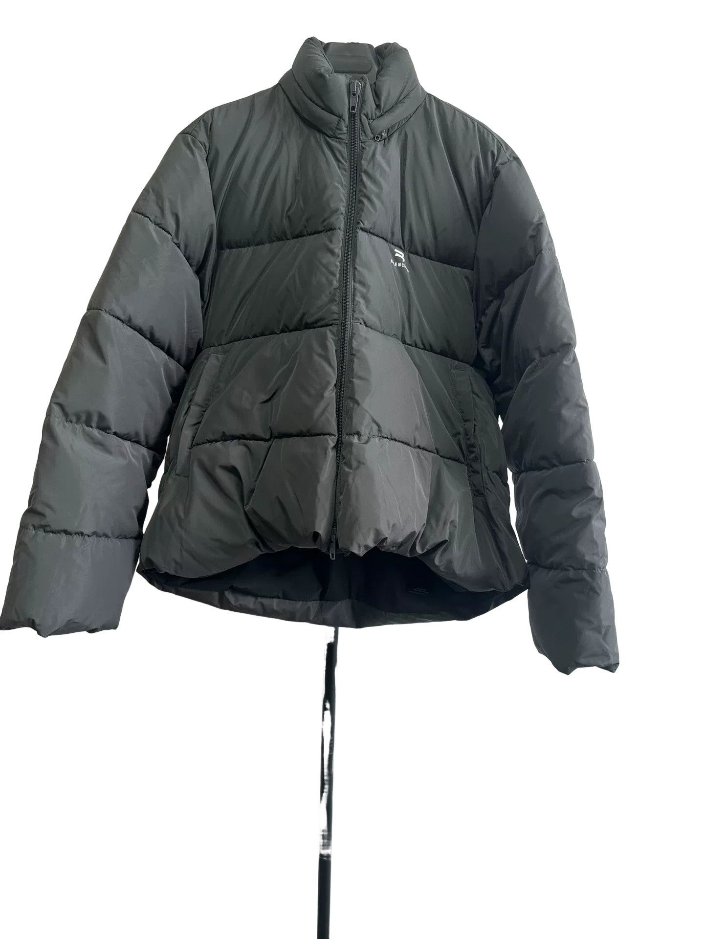 Balenciaga Balenciaga Solid Logo Puffer Jacket 36 Size XS / US 0-2 / IT 36-38 - 1 Thumbnail