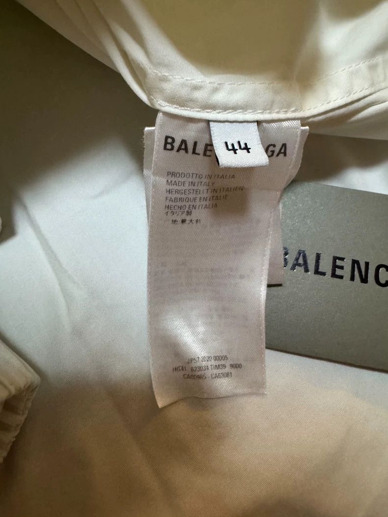 Balenciaga Balenciaga In-stock Mastercard white jacket Size US S / EU 44-46 / 1 - 4 Thumbnail