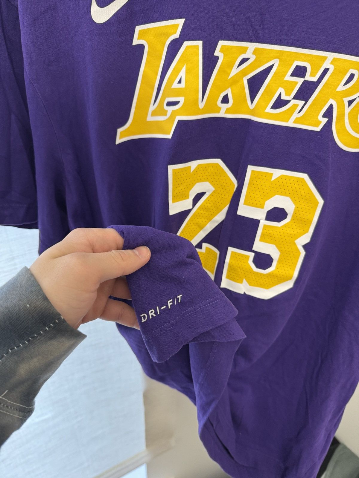 Nike Nike James 23 Lakers Tee Size US L / EU 52-54 / 3 - 5 Thumbnail