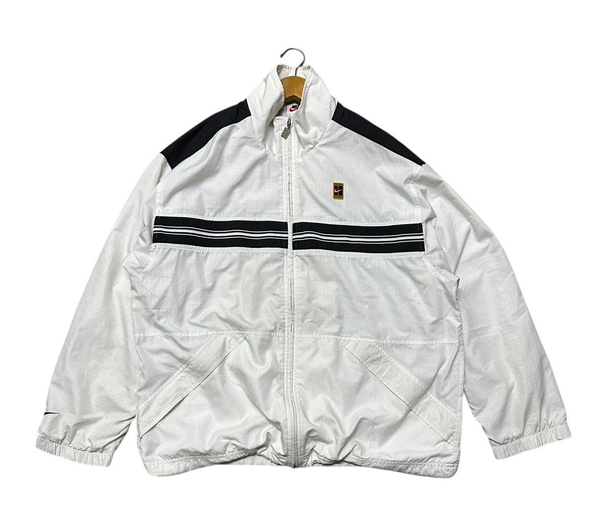 Nike Vintage 90s Nike court windbreaker jacket Size US L / EU 52-54 / 3 - 2 Thumbnail