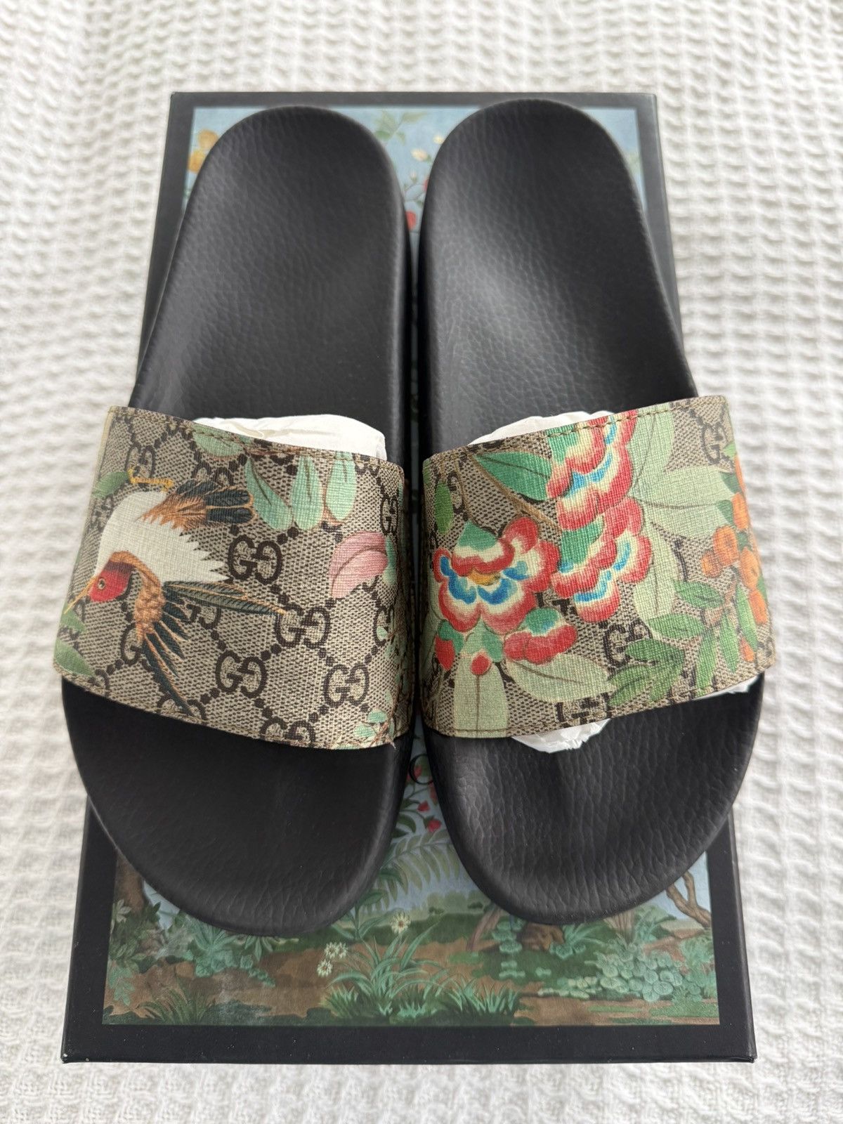 Gucci RARE Gucci Flip Flops Size 10 - Tian Bloom Flora Bird Size US 10 / EU 43 - 2 Thumbnail