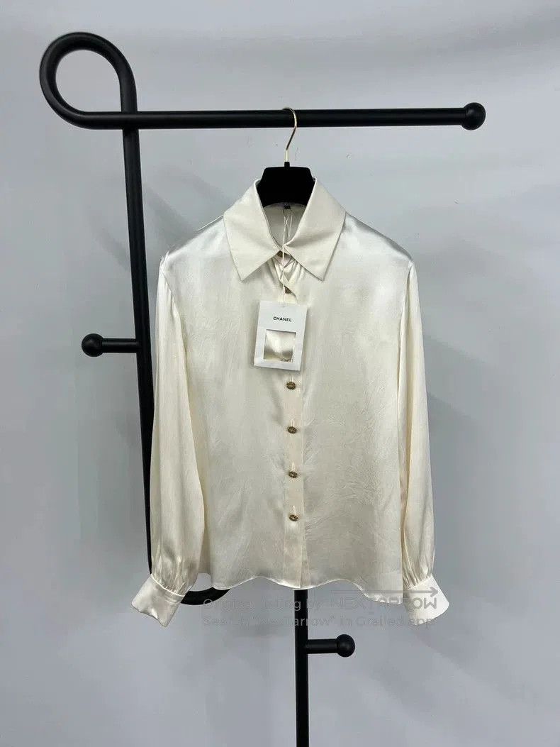 Chanel Chanel White Silk Long Sleeve Shirt. Size US S / EU 44-46 / 1 - 1 Thumbnail