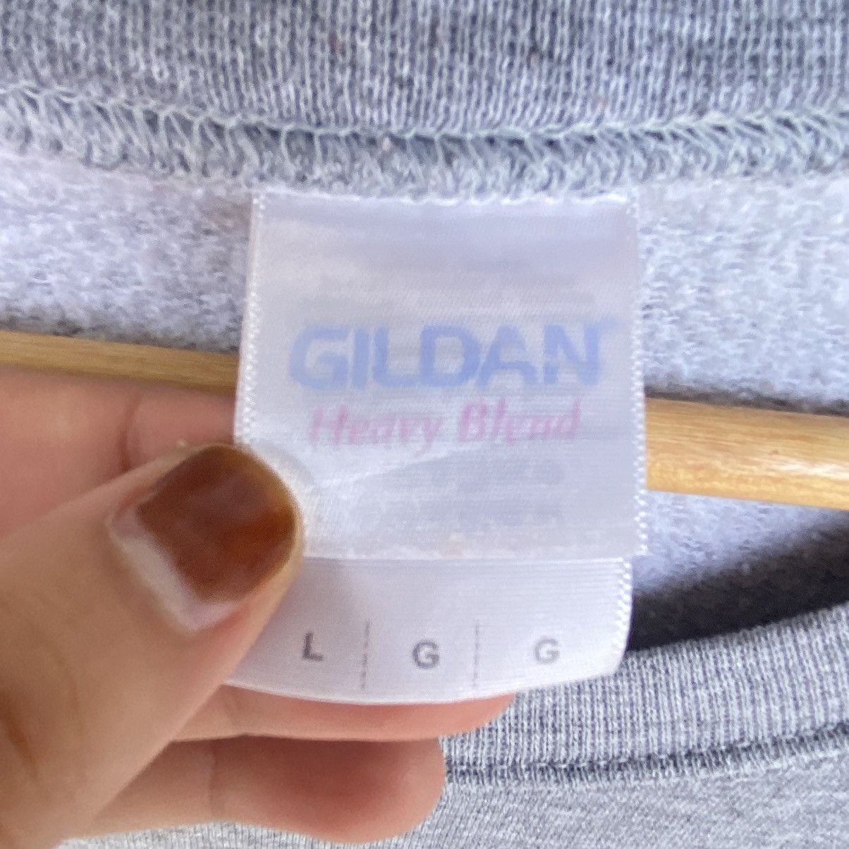Other Vintage Gildan Heavy Printed Crewneck Sweatshirt Light Gray Size US L / EU 52-54 / 3 - 5 Thumbnail