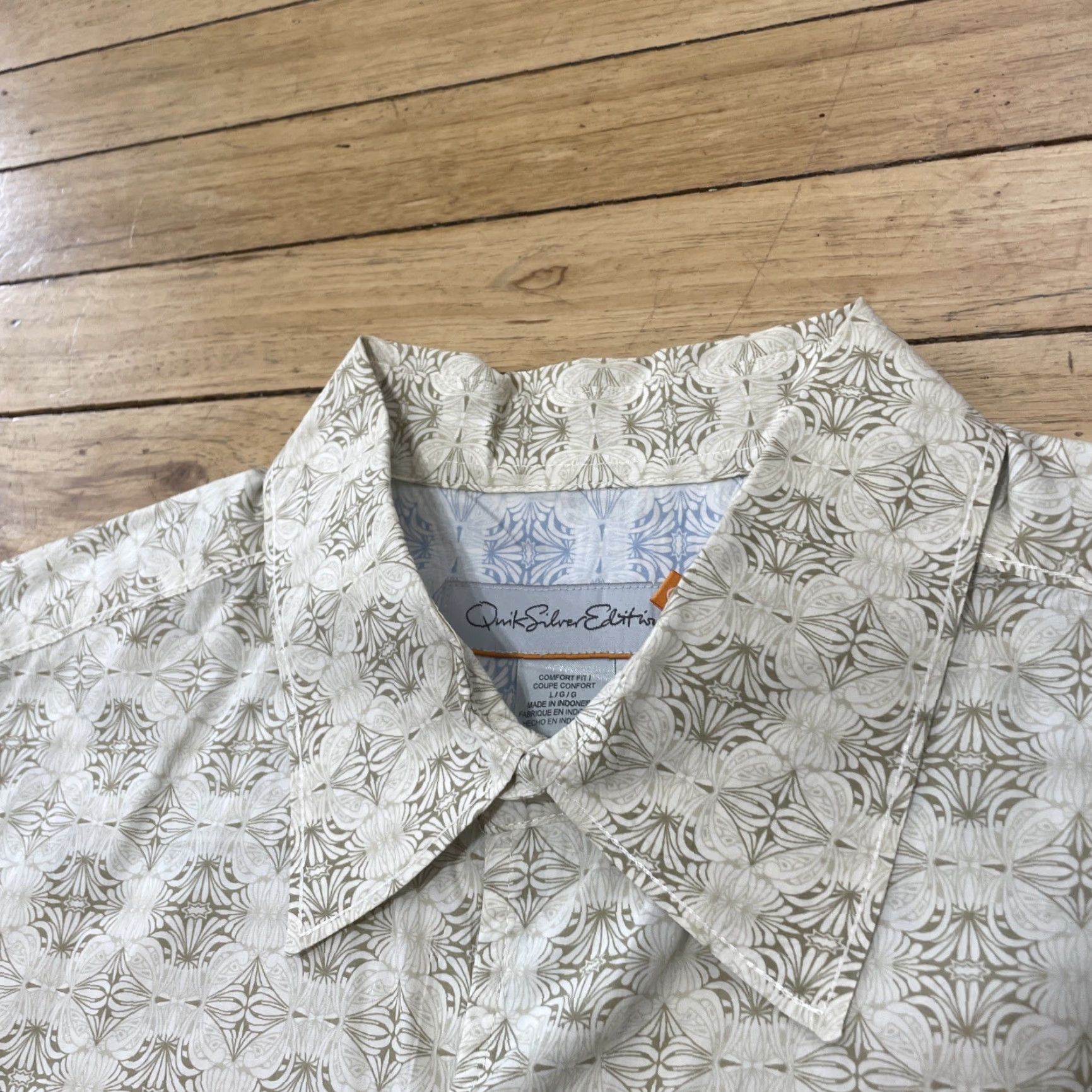 Quiksilver VINTAGE Quiksilver Shirt Men L Geometric Western 50" Tan Cream Button-Up Casual Short Sleeve Geometric Pattern Mens Size US L / EU 52-54 / 3 - 5 Thumbnail