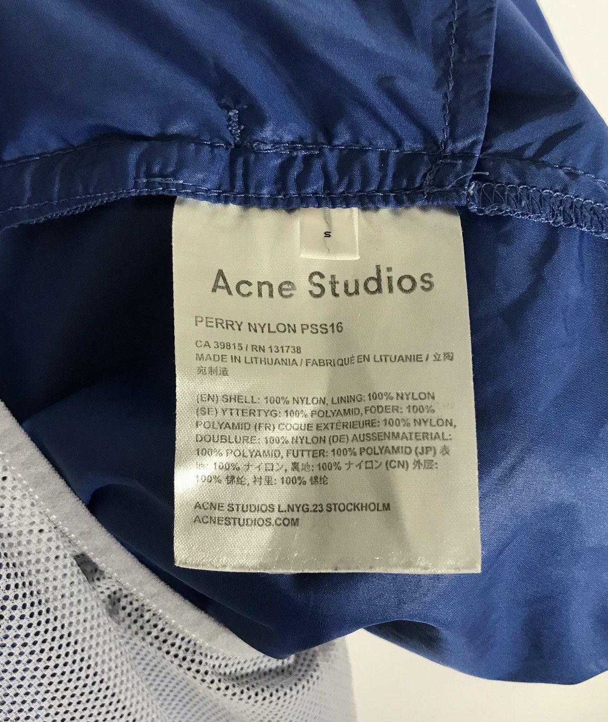 Acne Studios Acne Studios Nylon Face Logo Shorts Size US 30 / EU 46 - 8 Thumbnail