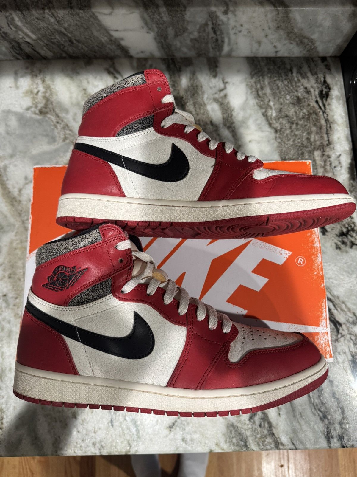 Jordan Retro High OG Chicago Lost Found