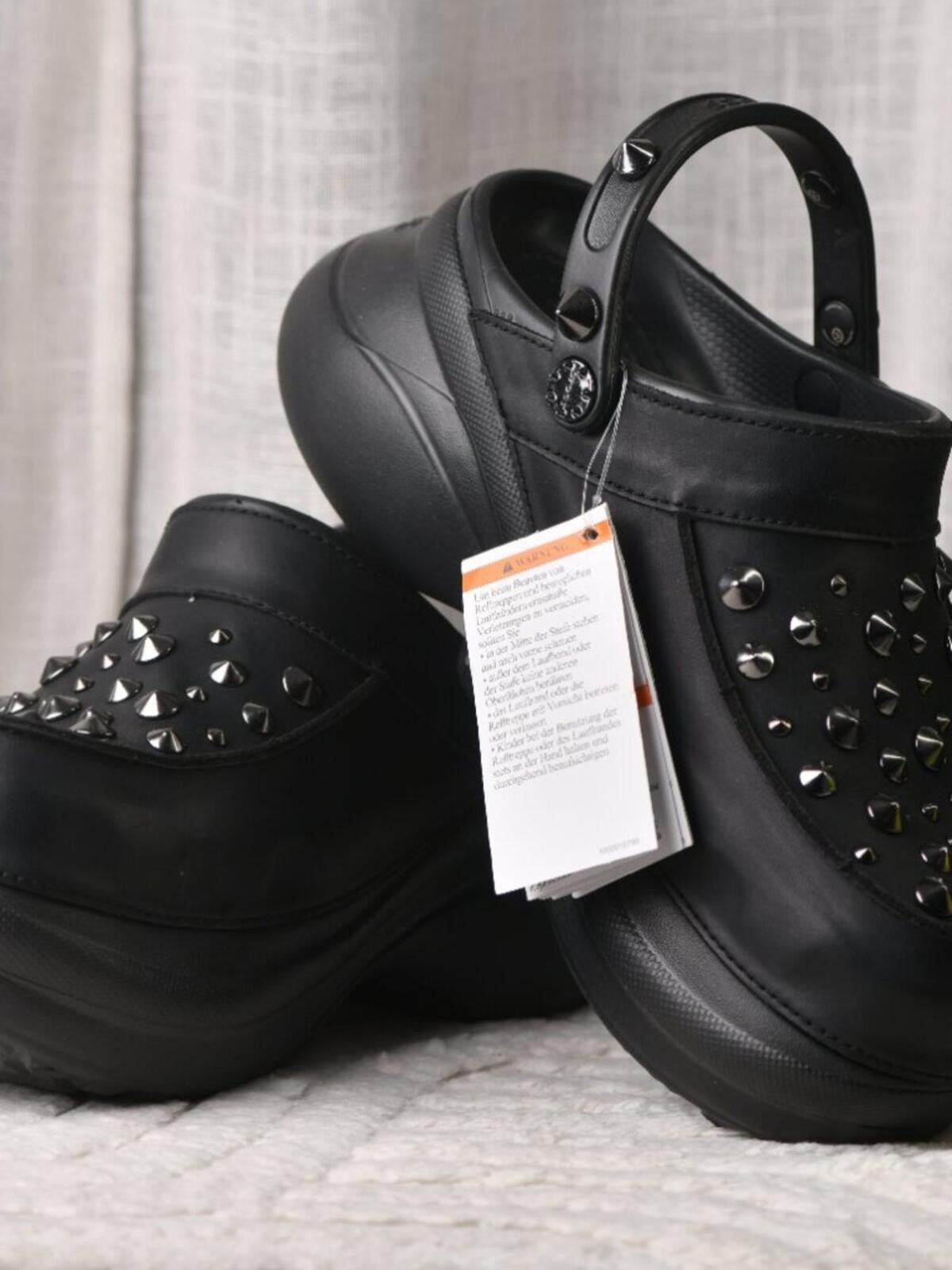 Crocs Crocs Classic Bae Clogs w Silver Spikes | Black Size US 10 / IT 40 - 9 Thumbnail