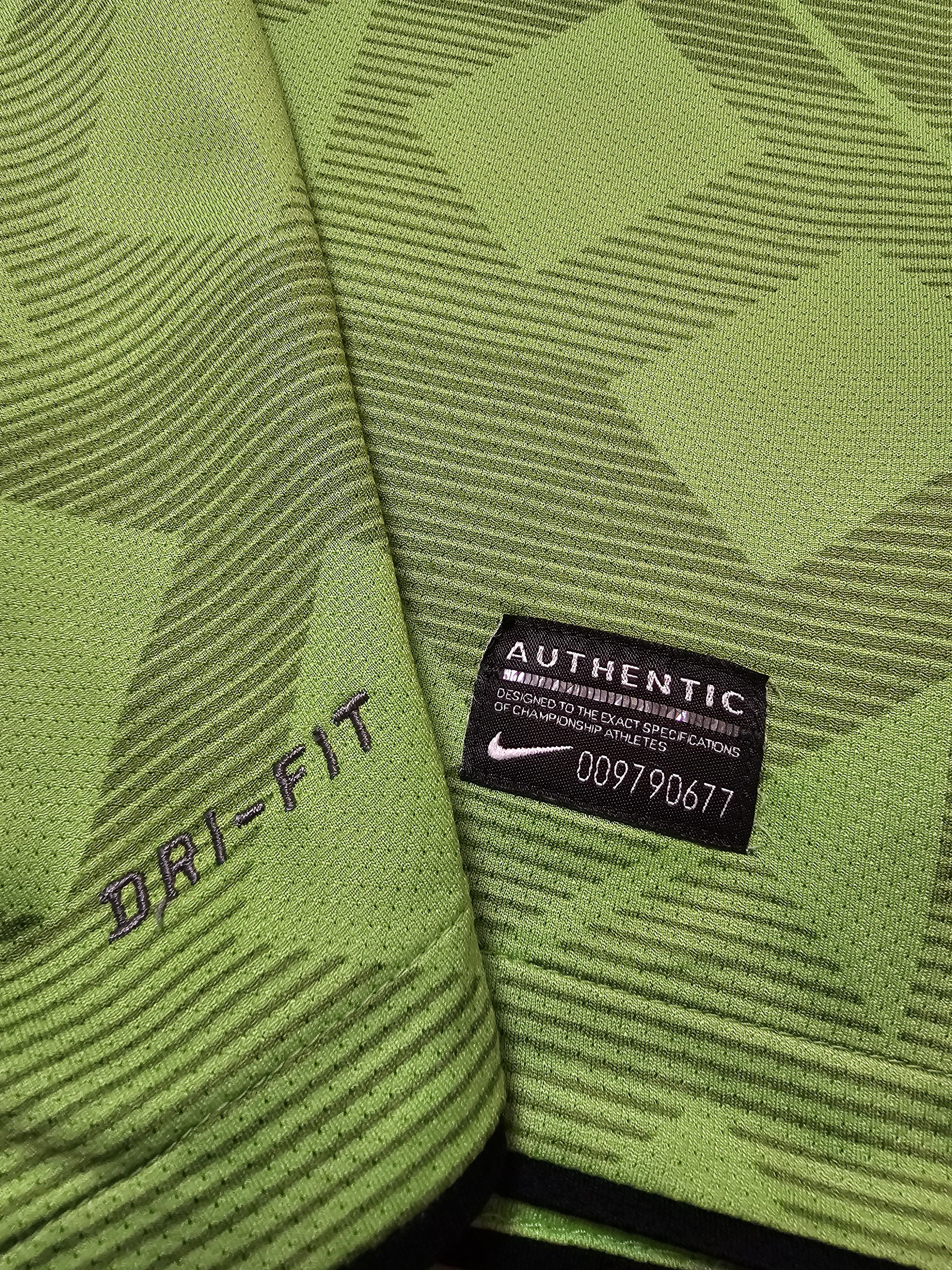 Nike CELTIC 2010 2011 AWAY FOOTBALL SHIRT SCOTLAND SOCCER JERSEY Size US XXL / EU 58 / 5 - 6 Thumbnail