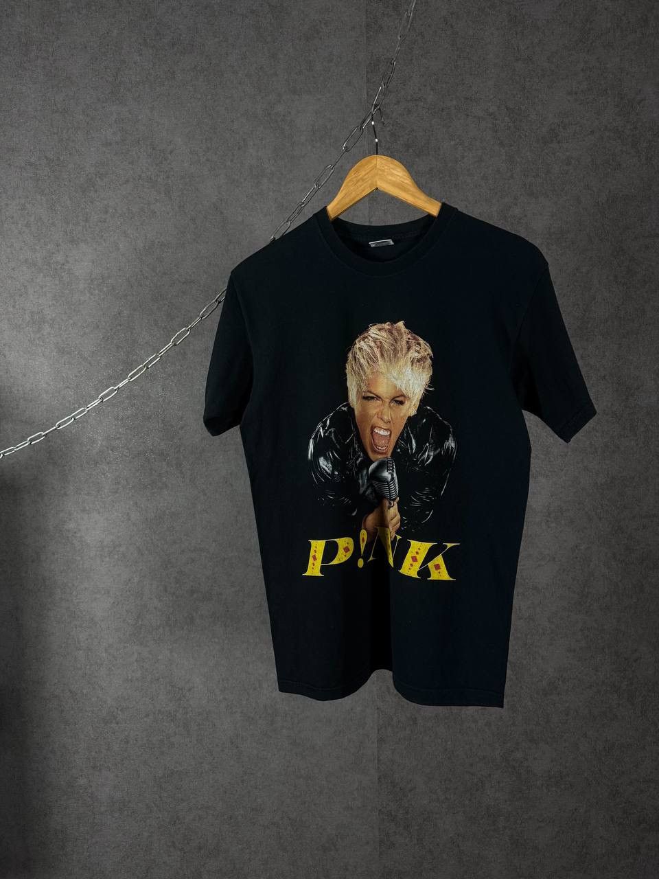 Pink Pink 2010 band tour tee Size US S / EU 44-46 / 1 - 1 Thumbnail