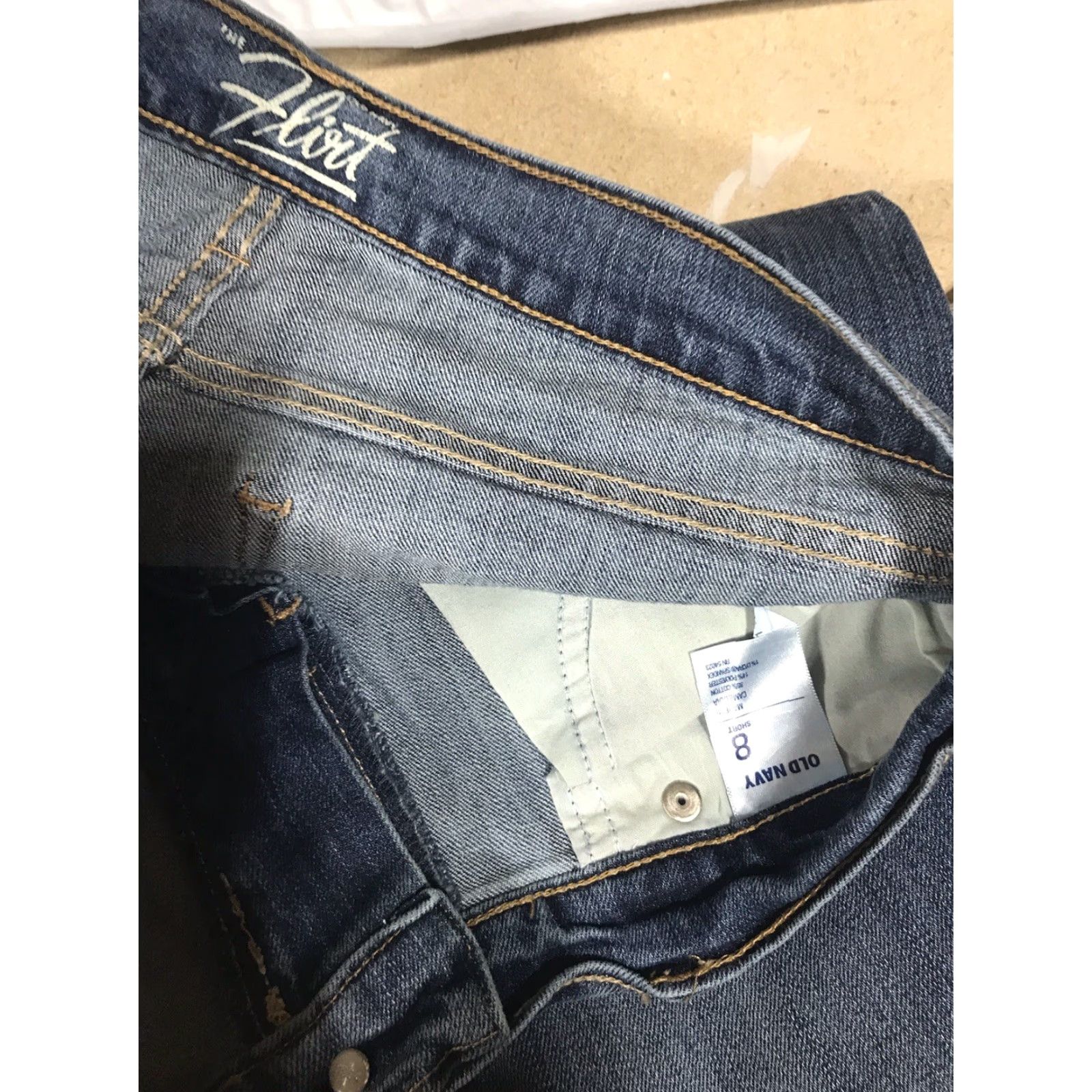 Old Navy OLD NAVY The Flirt Light Wash Tapered Leg Jeans Womens Size 8 Short Blue Size 30" / US 8 / IT 44 - 3 Thumbnail