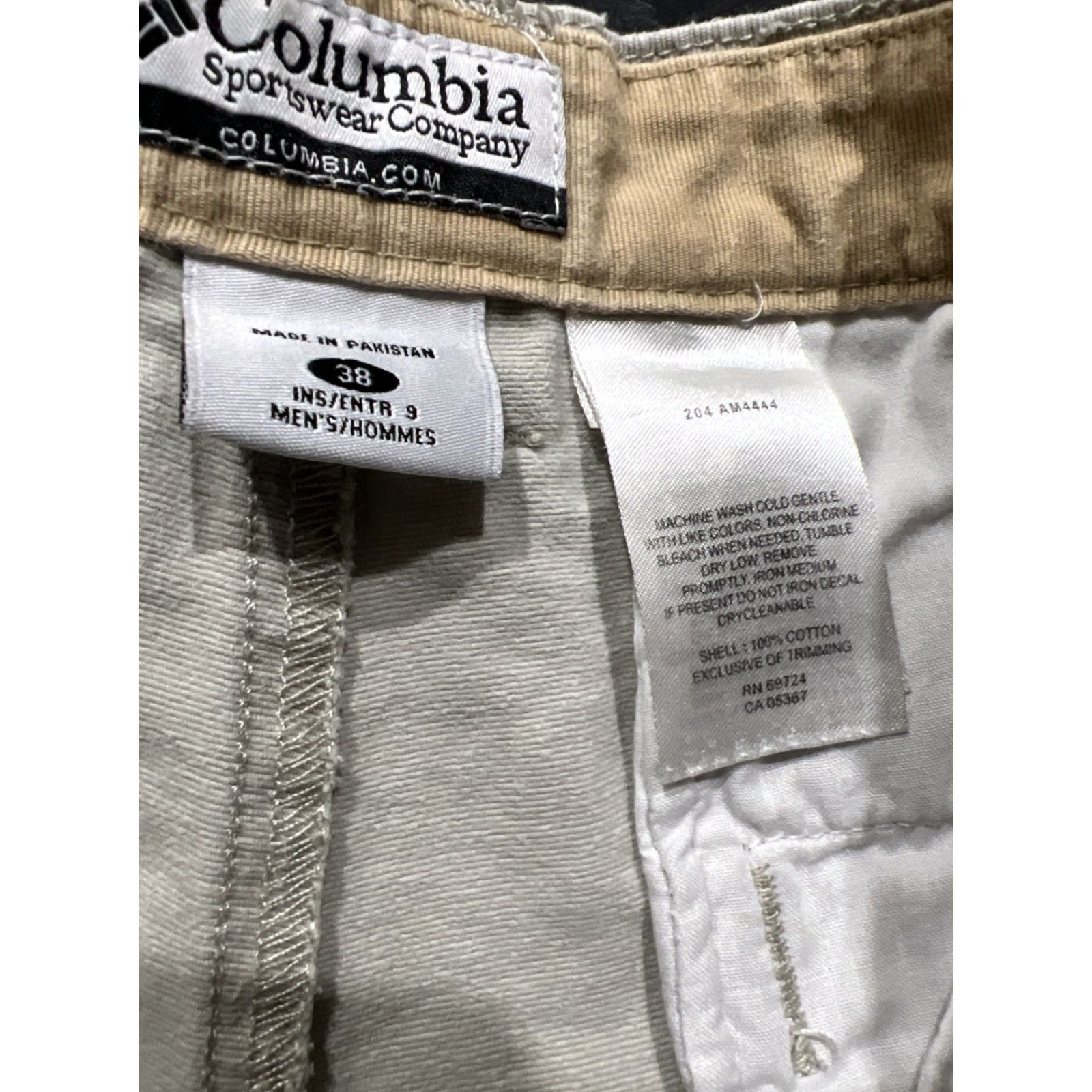 Vintage Columbia Shorts Mens 38W Khaki 9” Inseam Hiking Utility Pockets Casual Outdoor Size US 38 / EU 54 - 4 Thumbnail