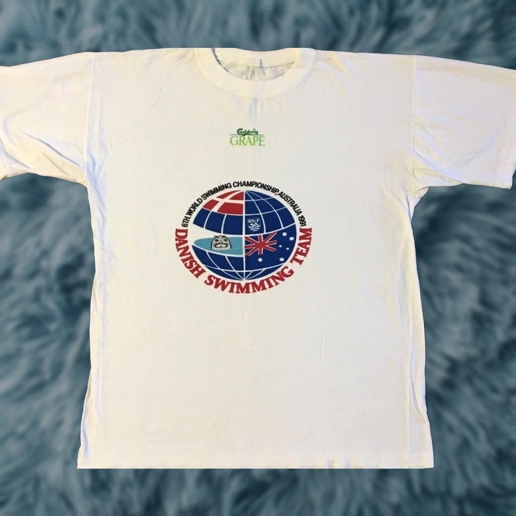 Vintage VINTAGE Danis h Swimming Team Carlsberg Beer Faded Shirt M White Single Stitch T-Shirt Mens Grunge Surf Beach 90s 80s Size US M / EU 48-50 / 2 - 1 Thumbnail